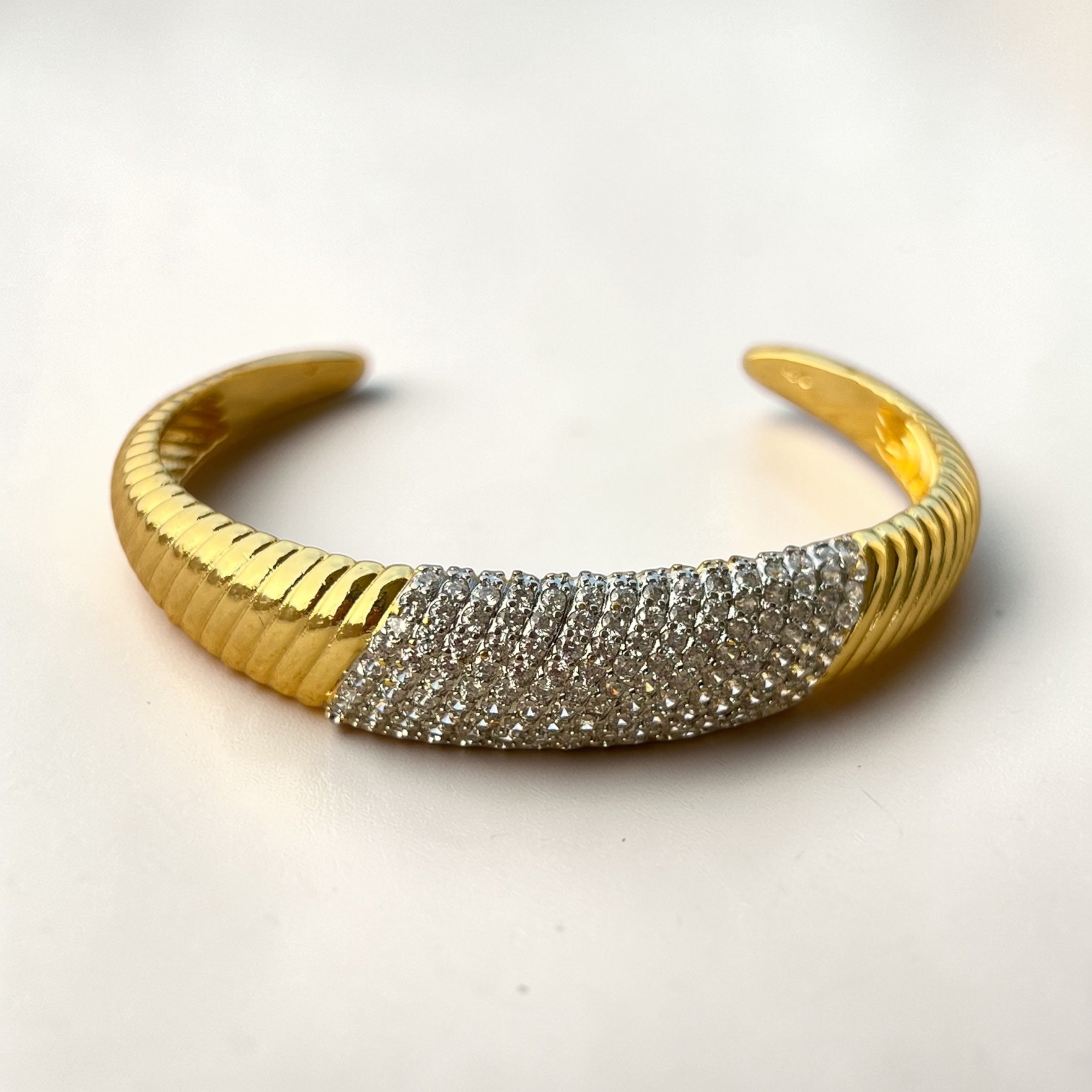 Luxe Ribbed Cuff Bracelet – 18K Gold-Plated with Pave Stones ✨