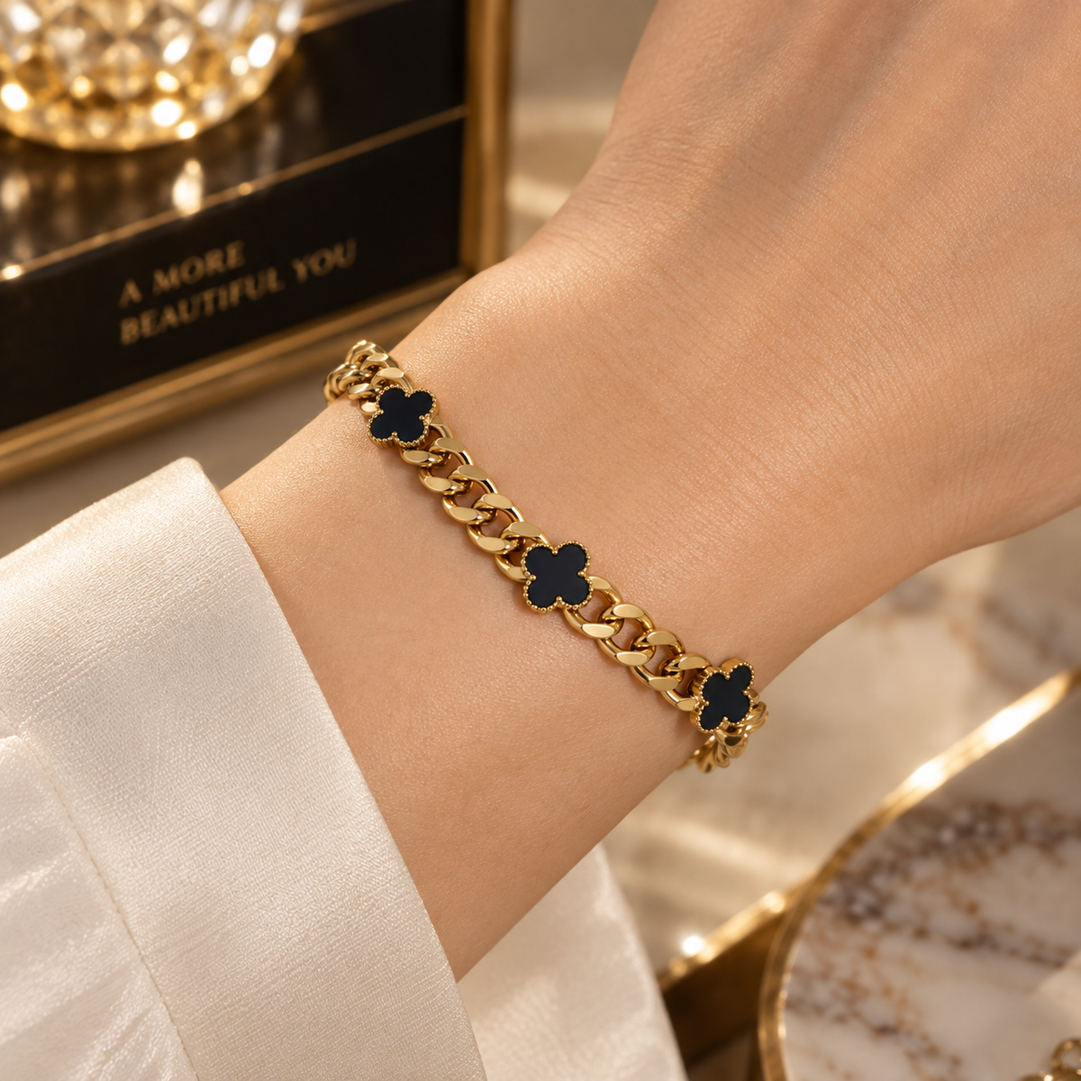 Stainless steel 3 flower Clover Chain Bracelet – Gold Edition