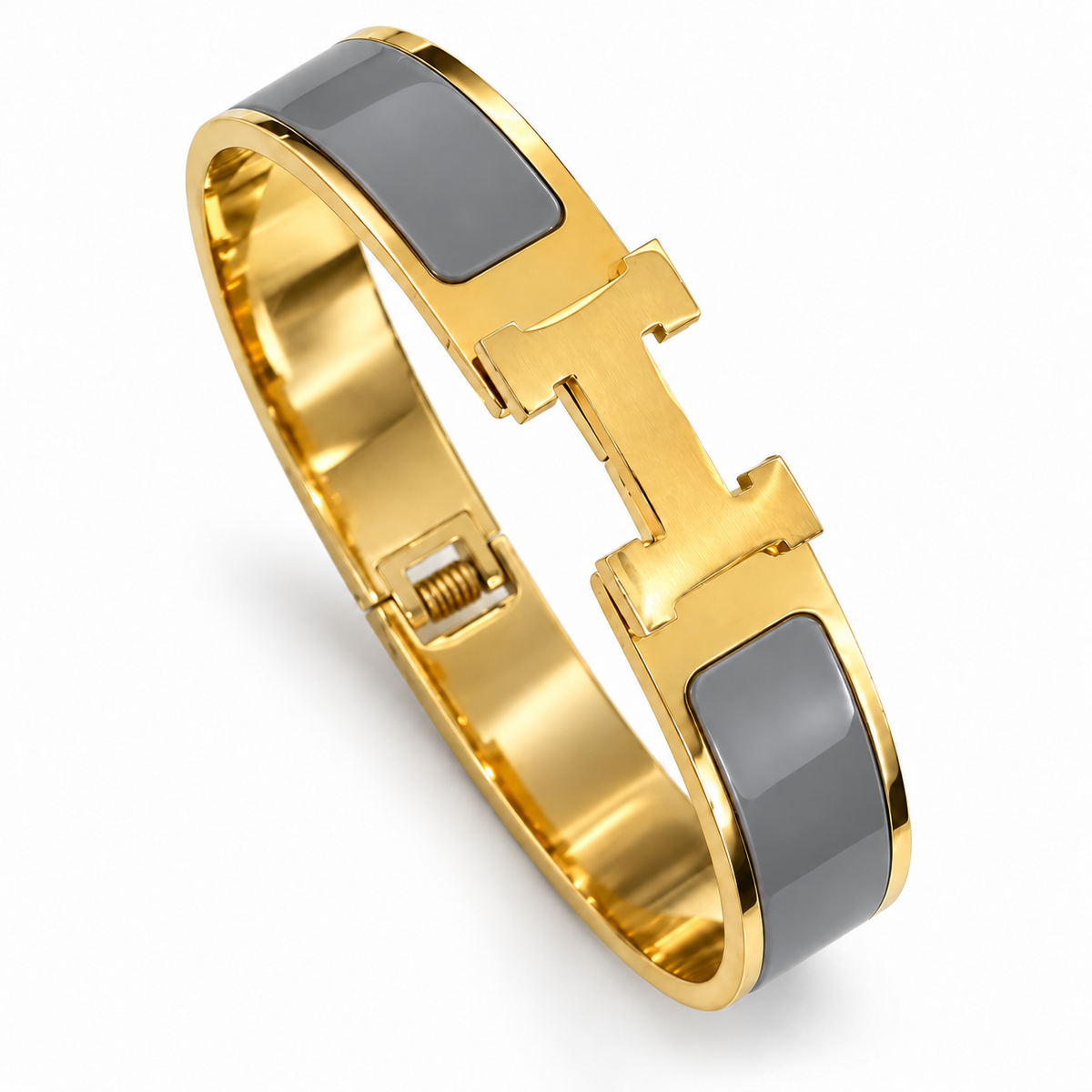 Thick Emerald Enamel Interlock H bangle