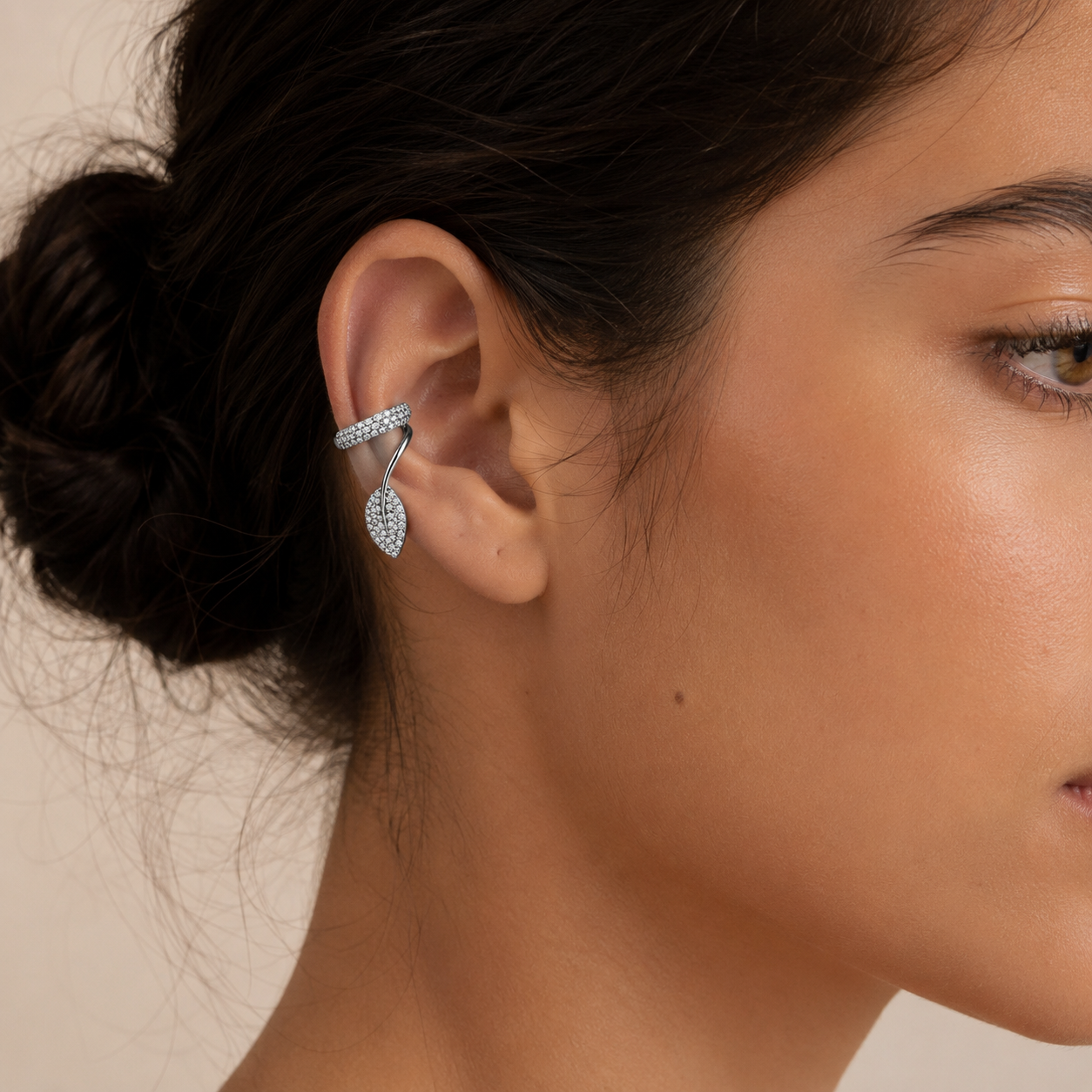 Crystal Leaf Earcuff
Available in Silver and Gold Color