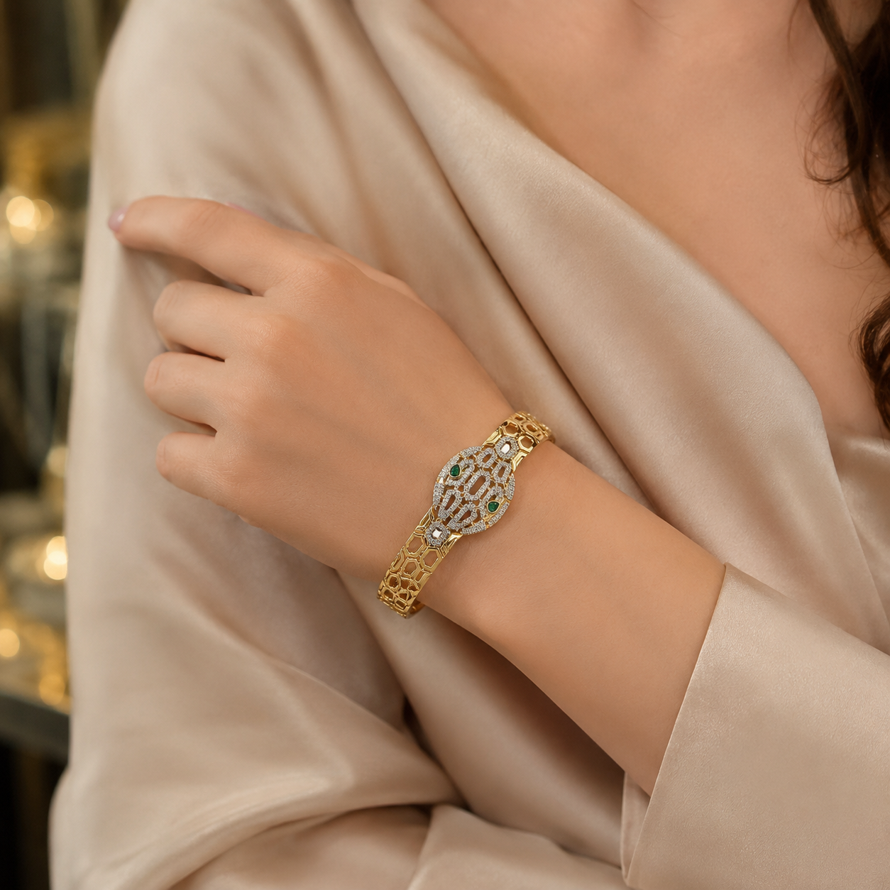 🐍 Emerald-Eyed Snake Bracelet – 18K Gold-Plated & Pave Crystal Design 🐍