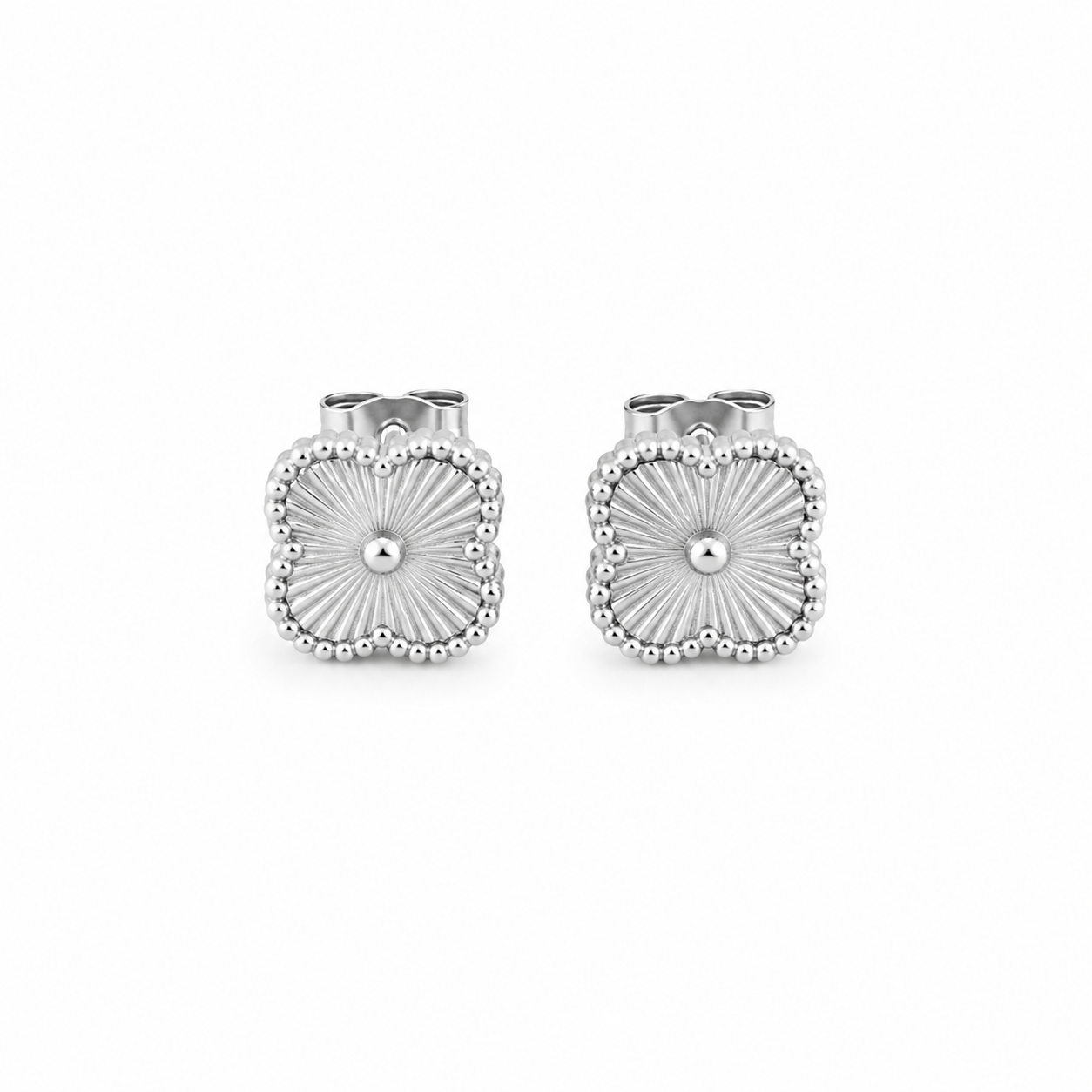 Vintage Silver Floral Stud Earrings 🌸