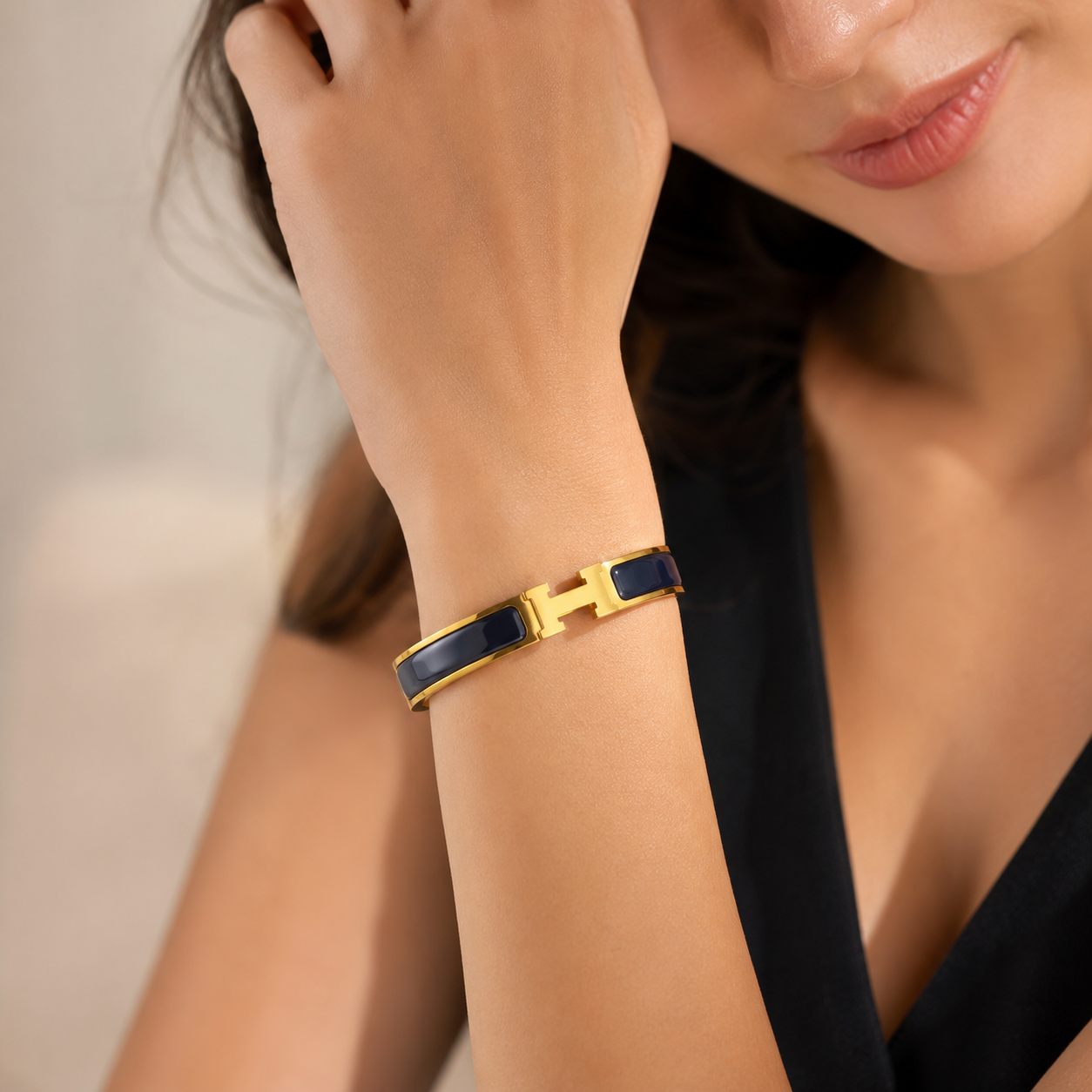 đ HERMĂS-Inspired Emerald Enamel H-Link bangle