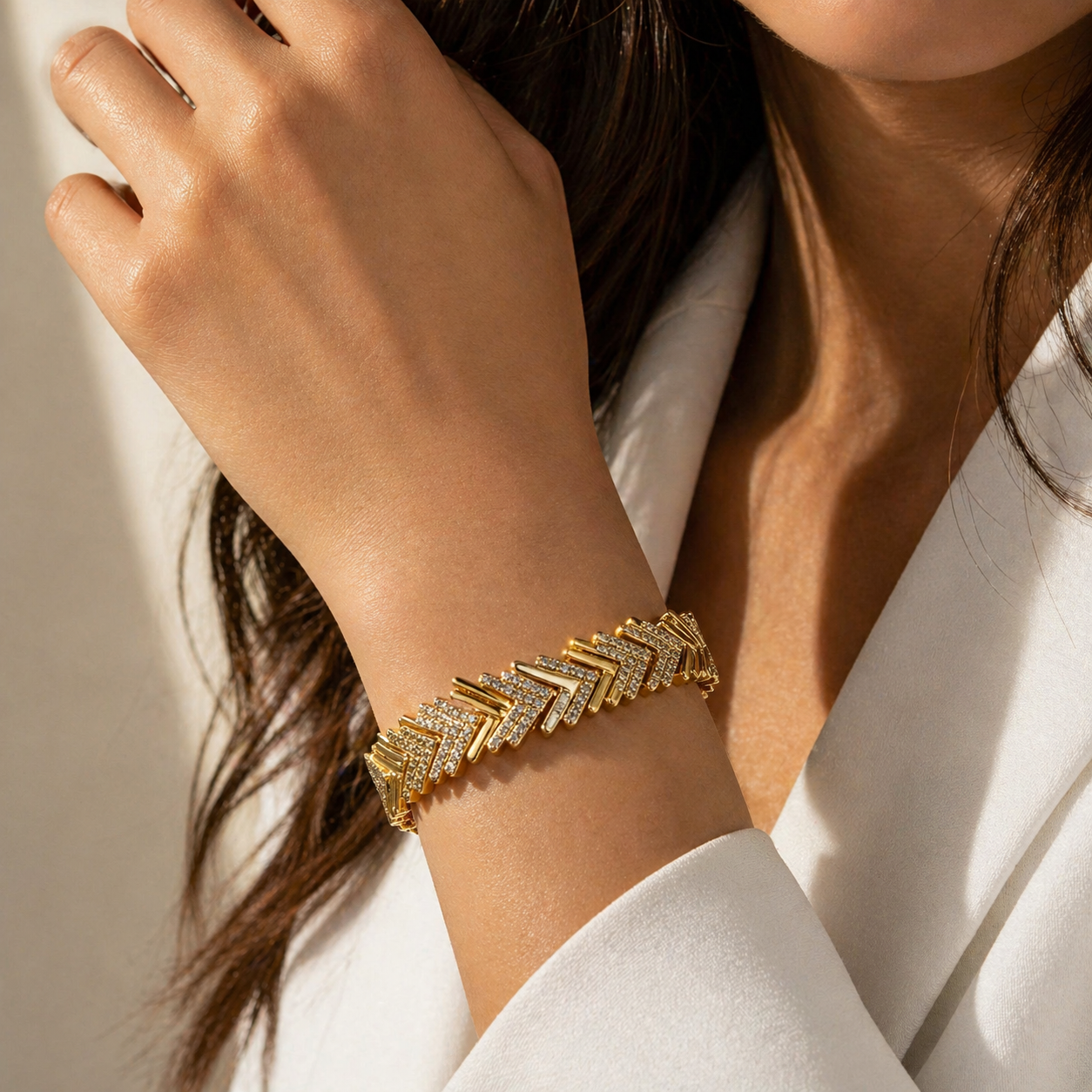 V shape “Diamond Vibe” 18K Gold-Plated Bracelet 💎✨