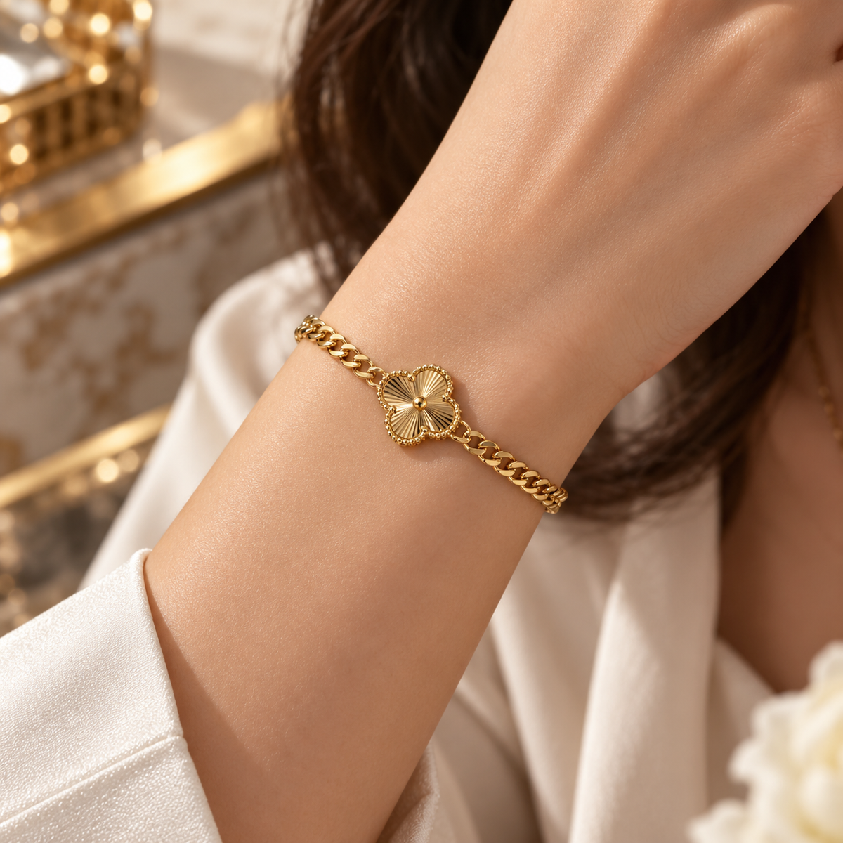 Vip Clover chain Golden Bracelet