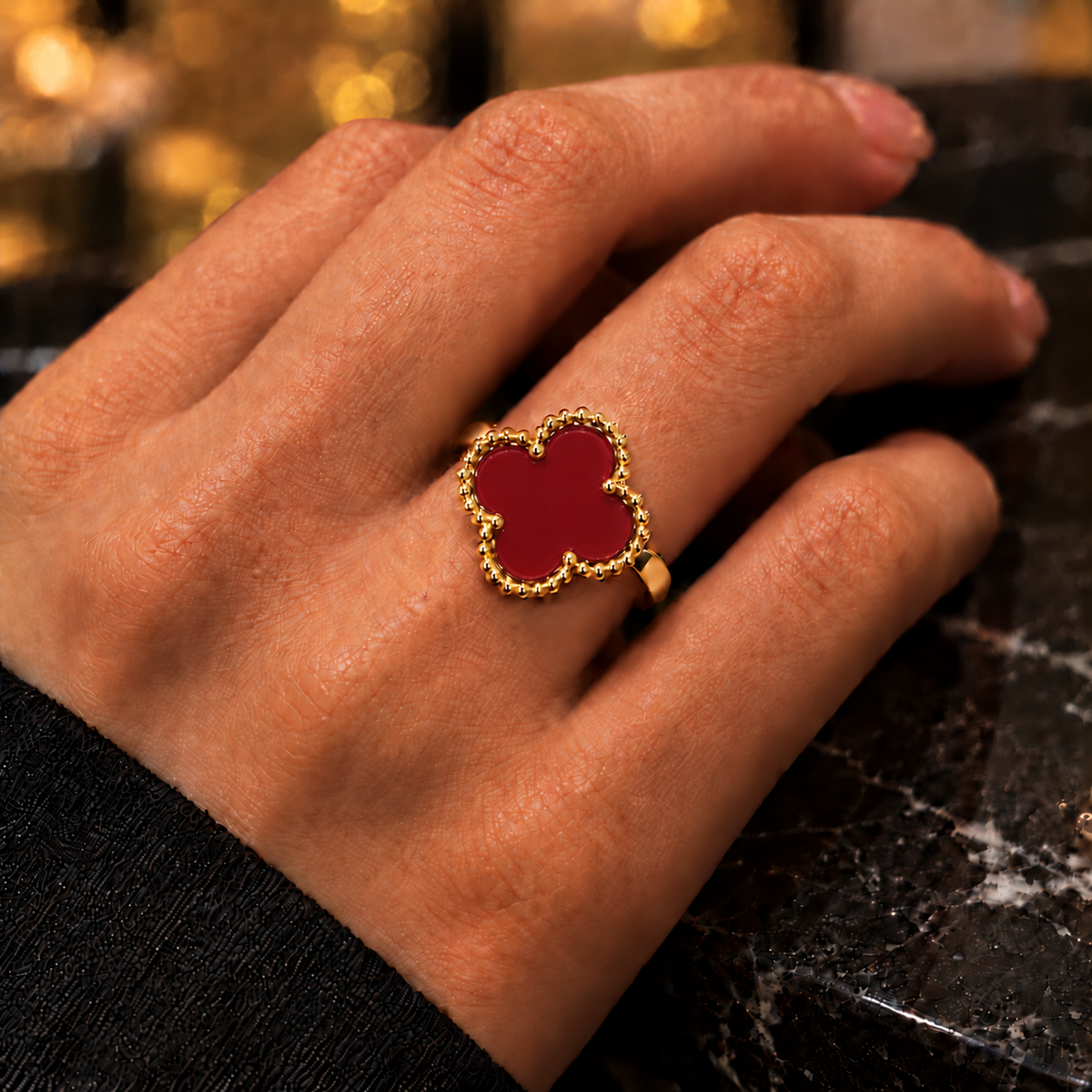 Clover Ring – Deep Blue Elegance