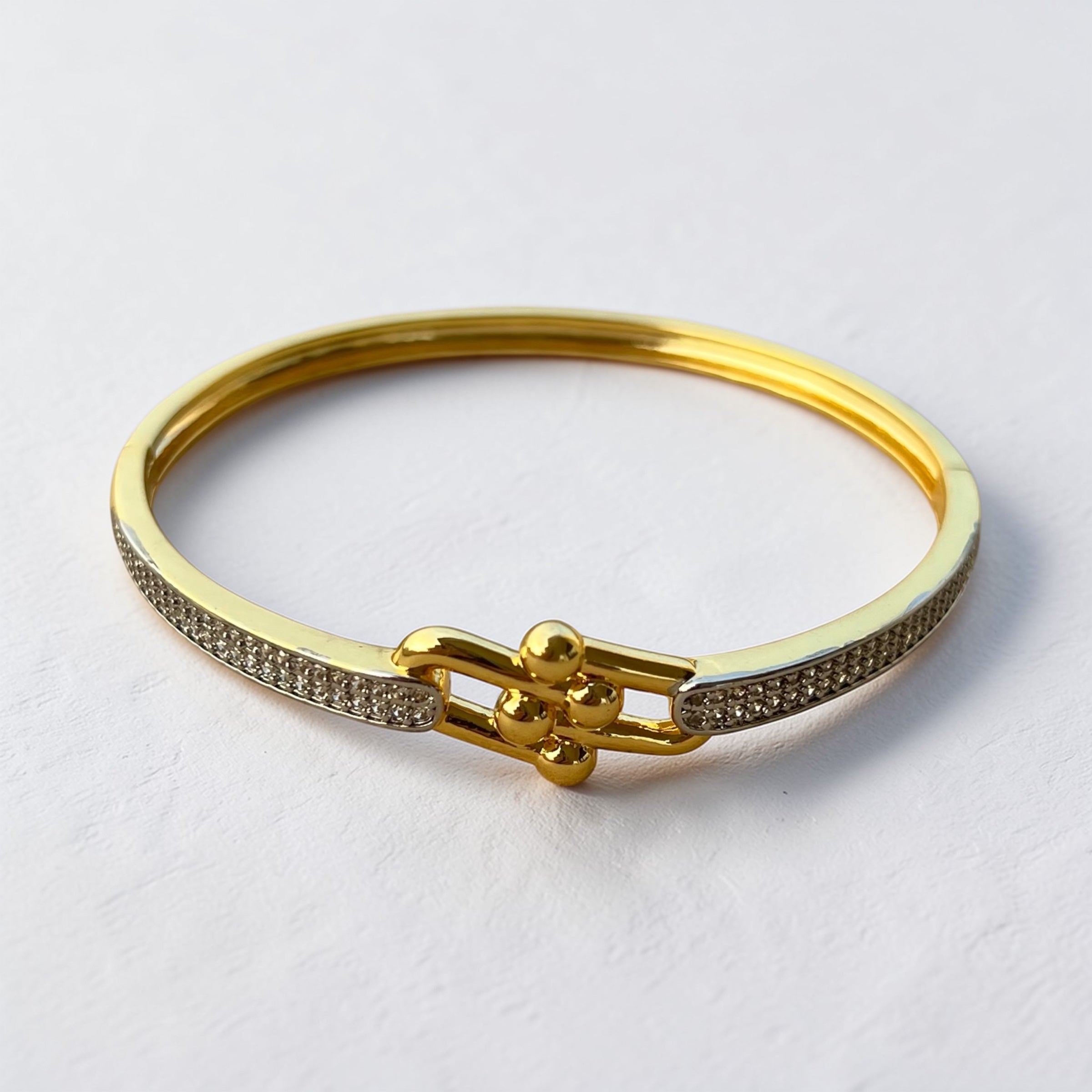 Gold & Crystal Link Accent Bangle – Elegant Statement