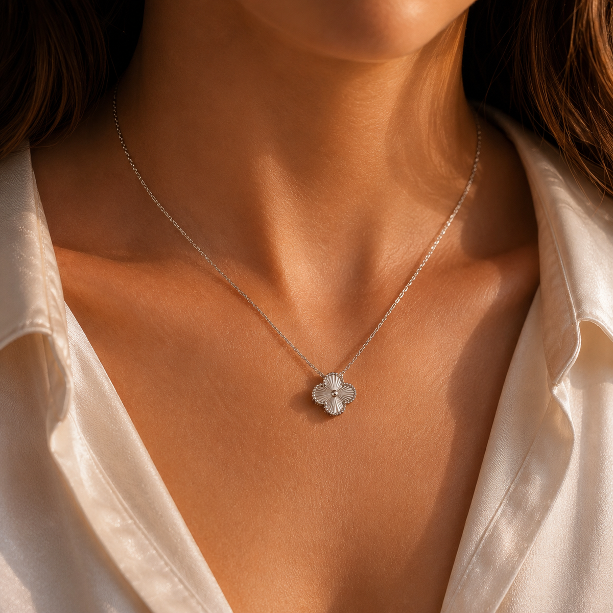 VIP silver color Clover necklace