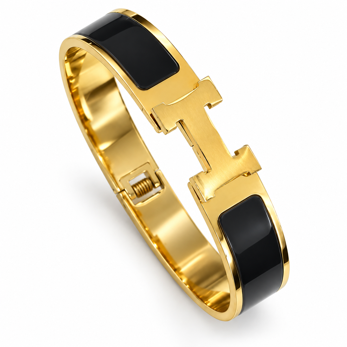 Thick Emerald Enamel Interlock H bangle
