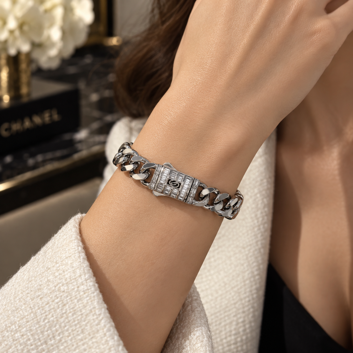 Monac-o Crystal-Clasp Cuban Link Bracelet(thick and thin)