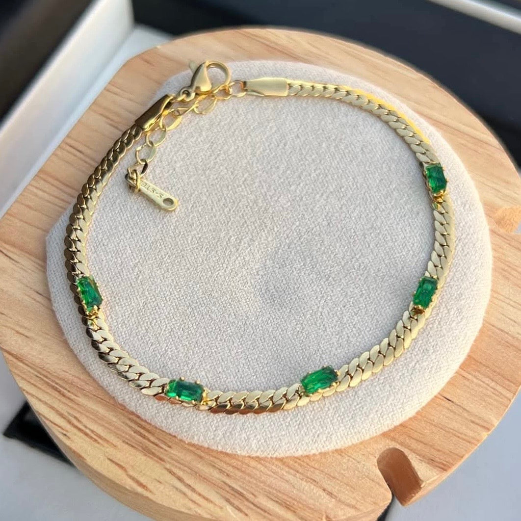 Emerald Stone Chain Bracelet – Gold Luxe