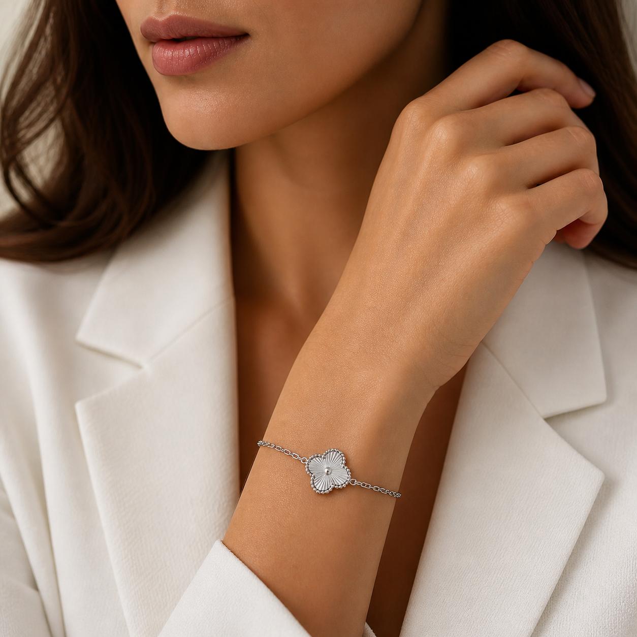 Vancleef 1 flower Bracelet – Gold & Silver