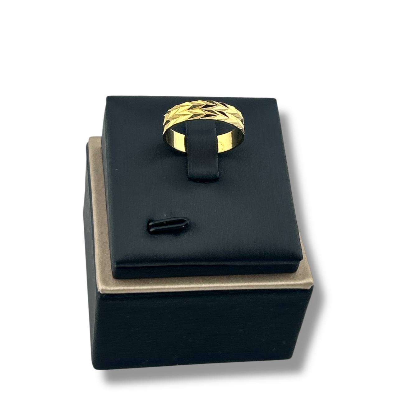 Diamond Texture Band Ring – Gold & Silver