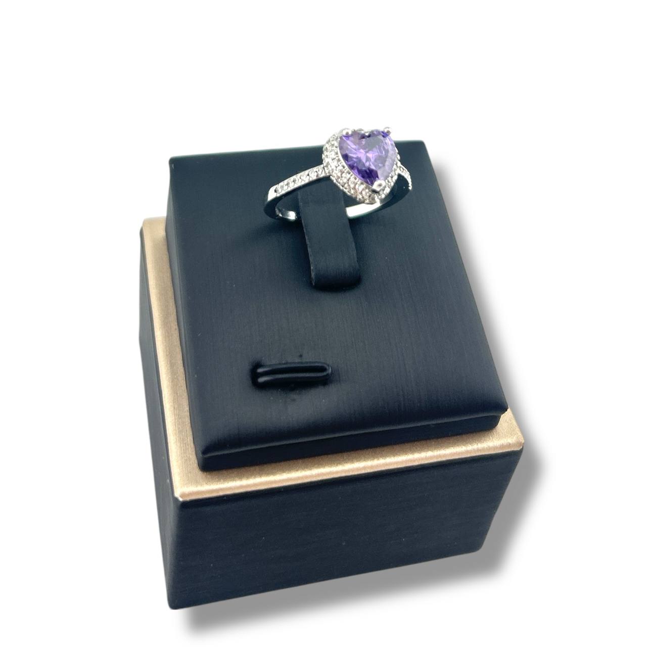 Crystal Heart Solitaire Ring – Silver Elegance