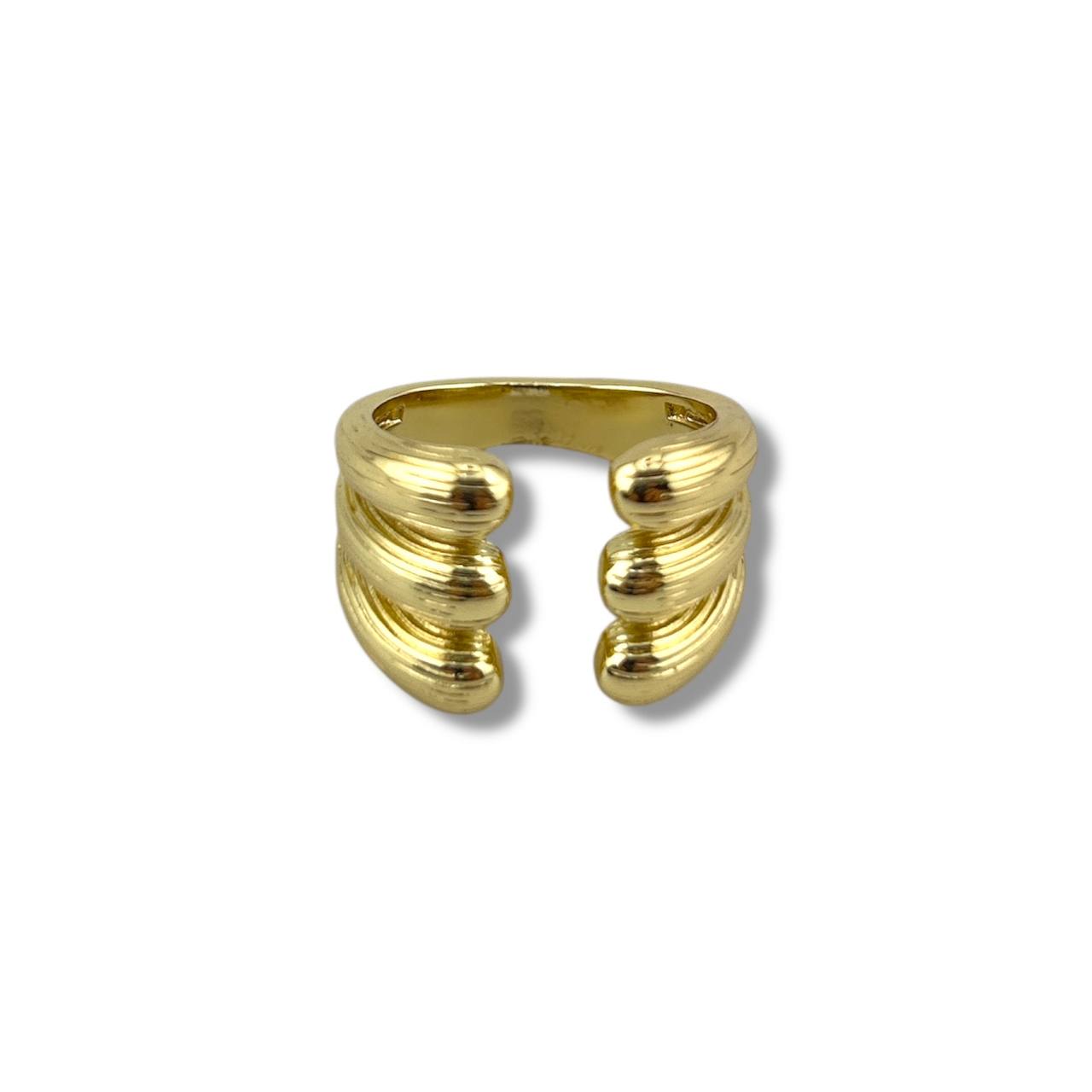 Bold Wave Ring – Pure Gold Shine