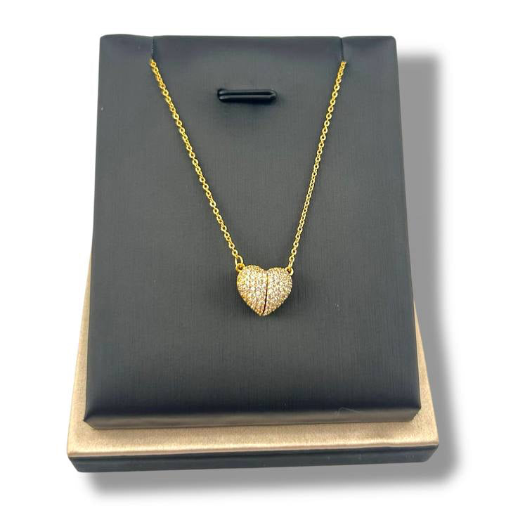Magnetic Heart – Pavé Necklace