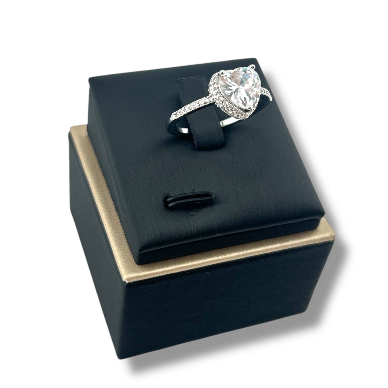 Crystal Heart Solitaire Ring – Silver Elegance