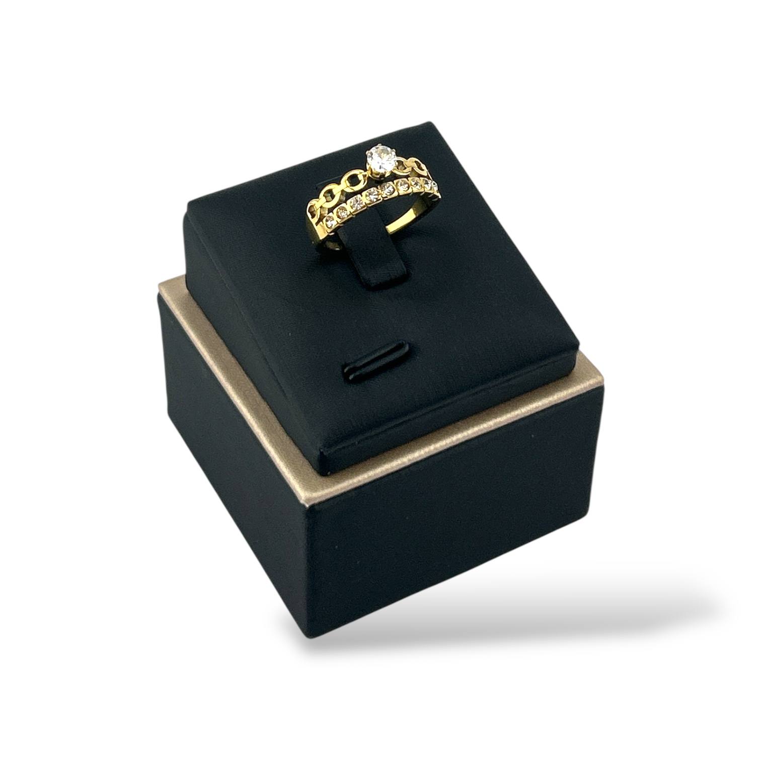 Golden Chain Sparkle Ring – Bold Meets Glam ✨🔗