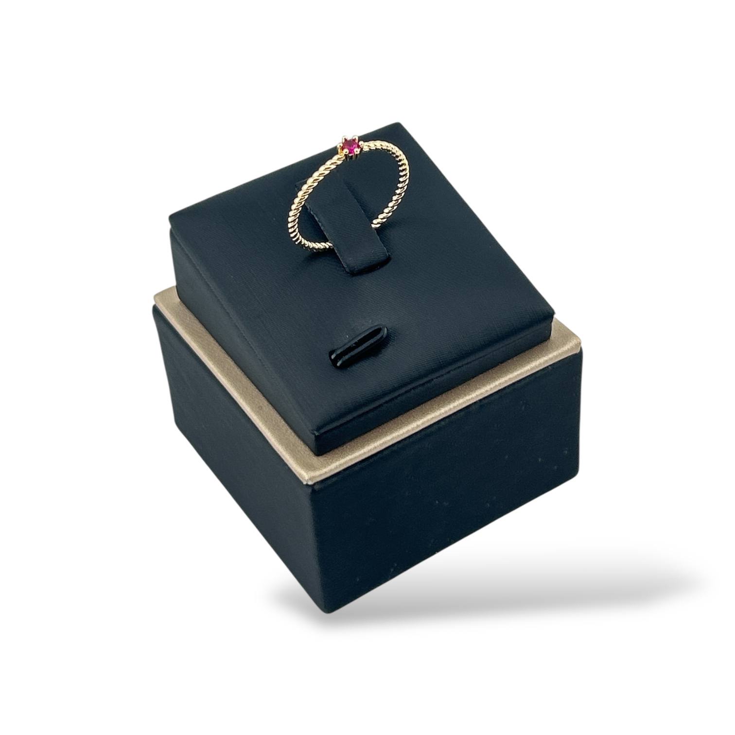 Whisper Ring – Gold