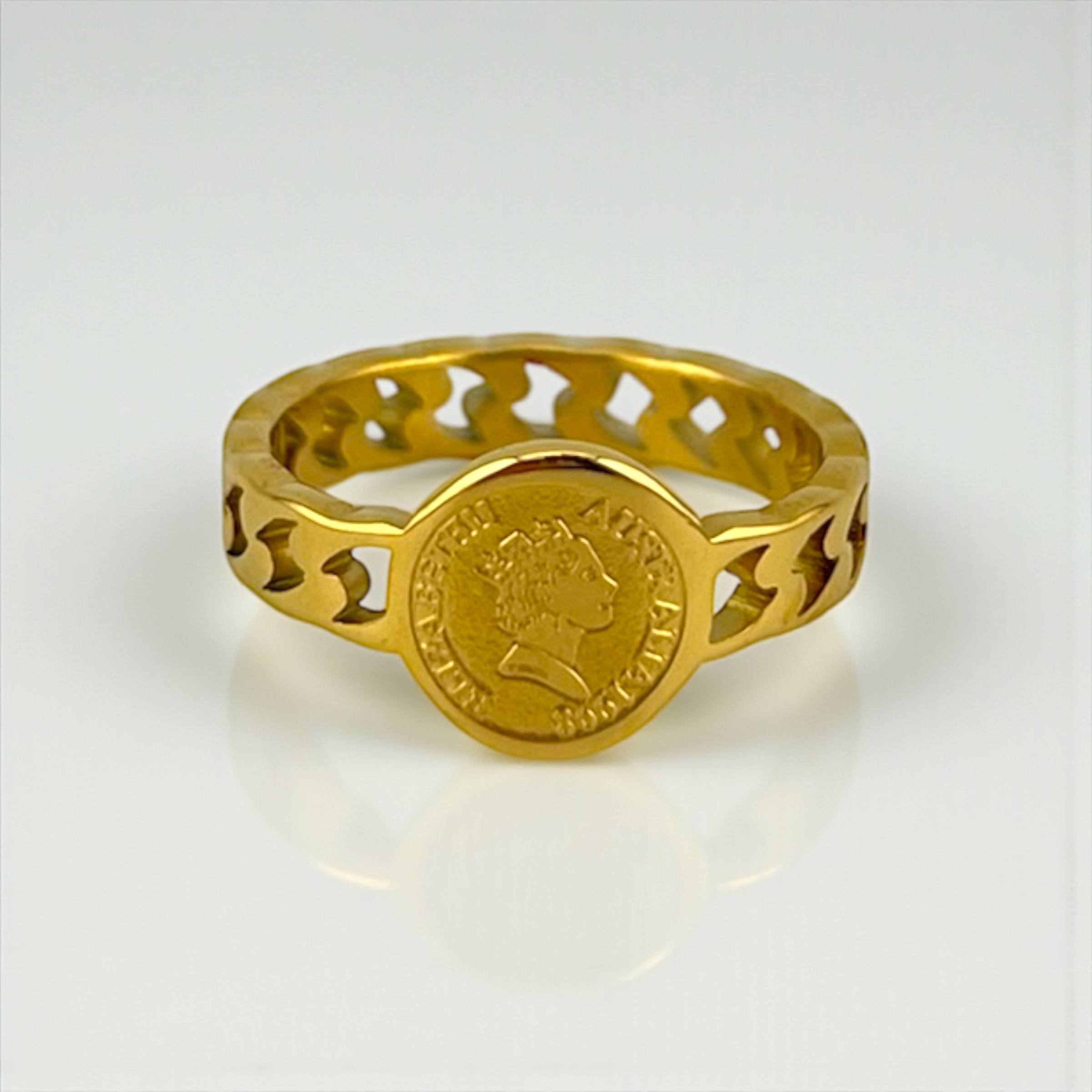 Royal Coin Cutout Ring – 18K Gold-Plated ✨