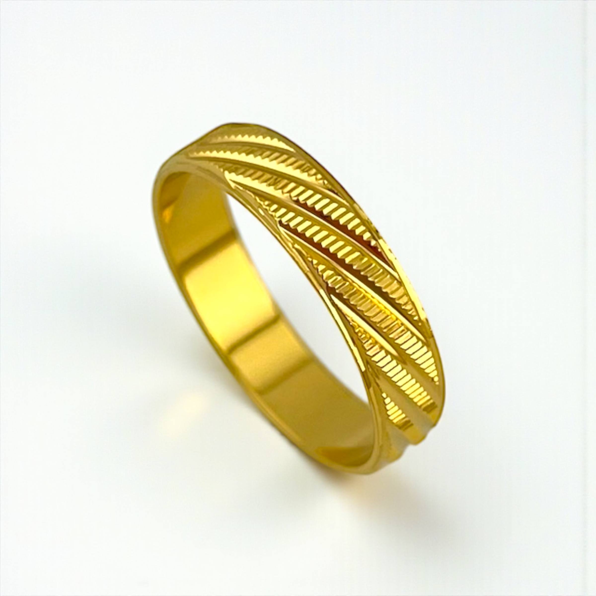 wedding ring (mahbas)Twist Texture Ring – Gold 🔱✨