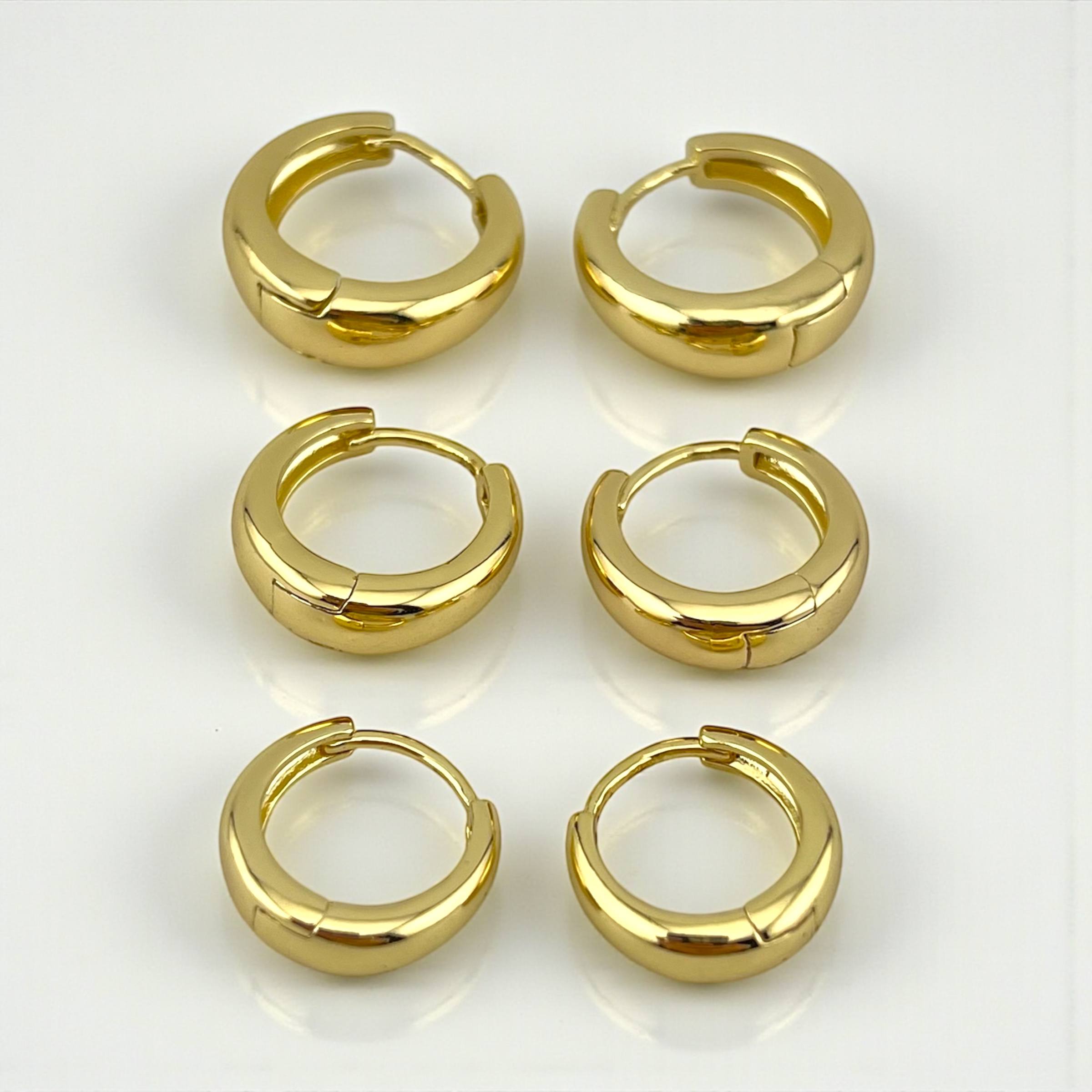 Chunky Huggie Hoop Earrings set ✨