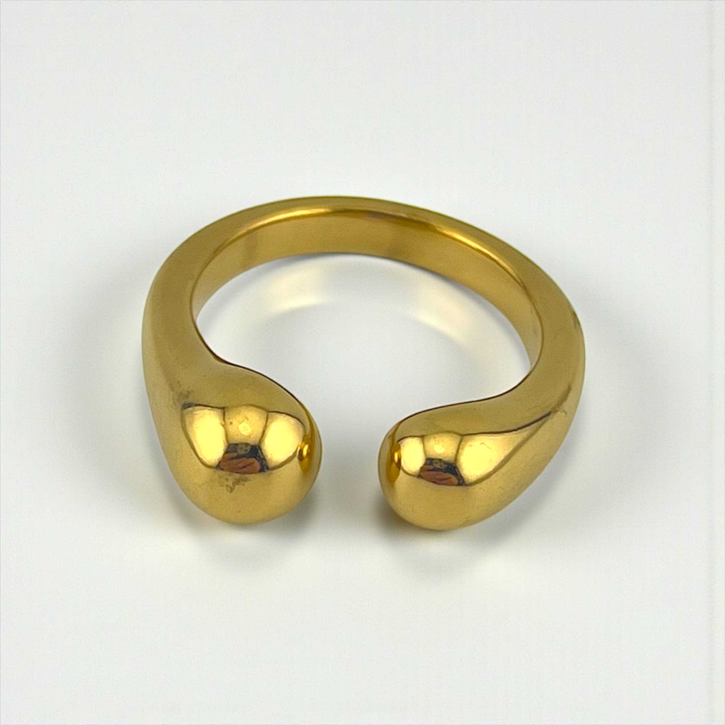 Bold Teardrop Ring – Gold