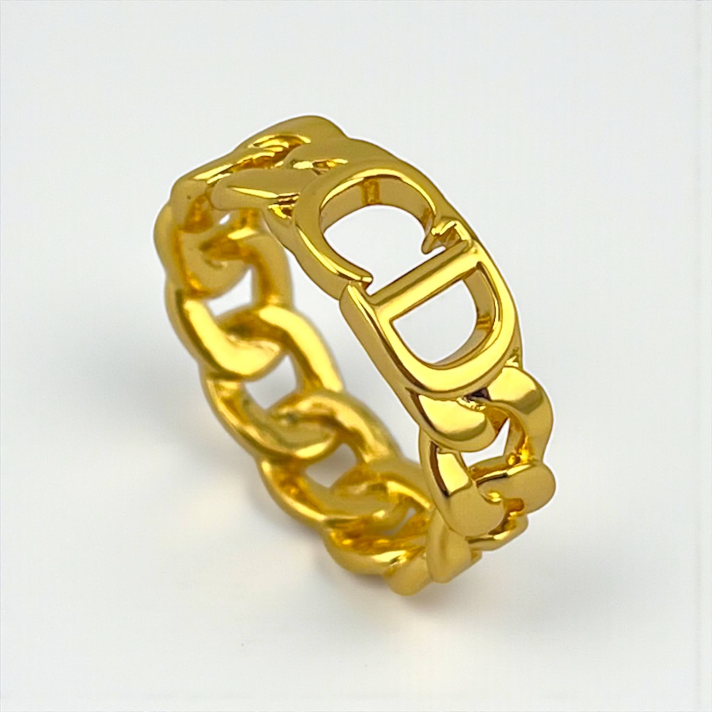 CD Link Band Ring – Luxe Gold Finish