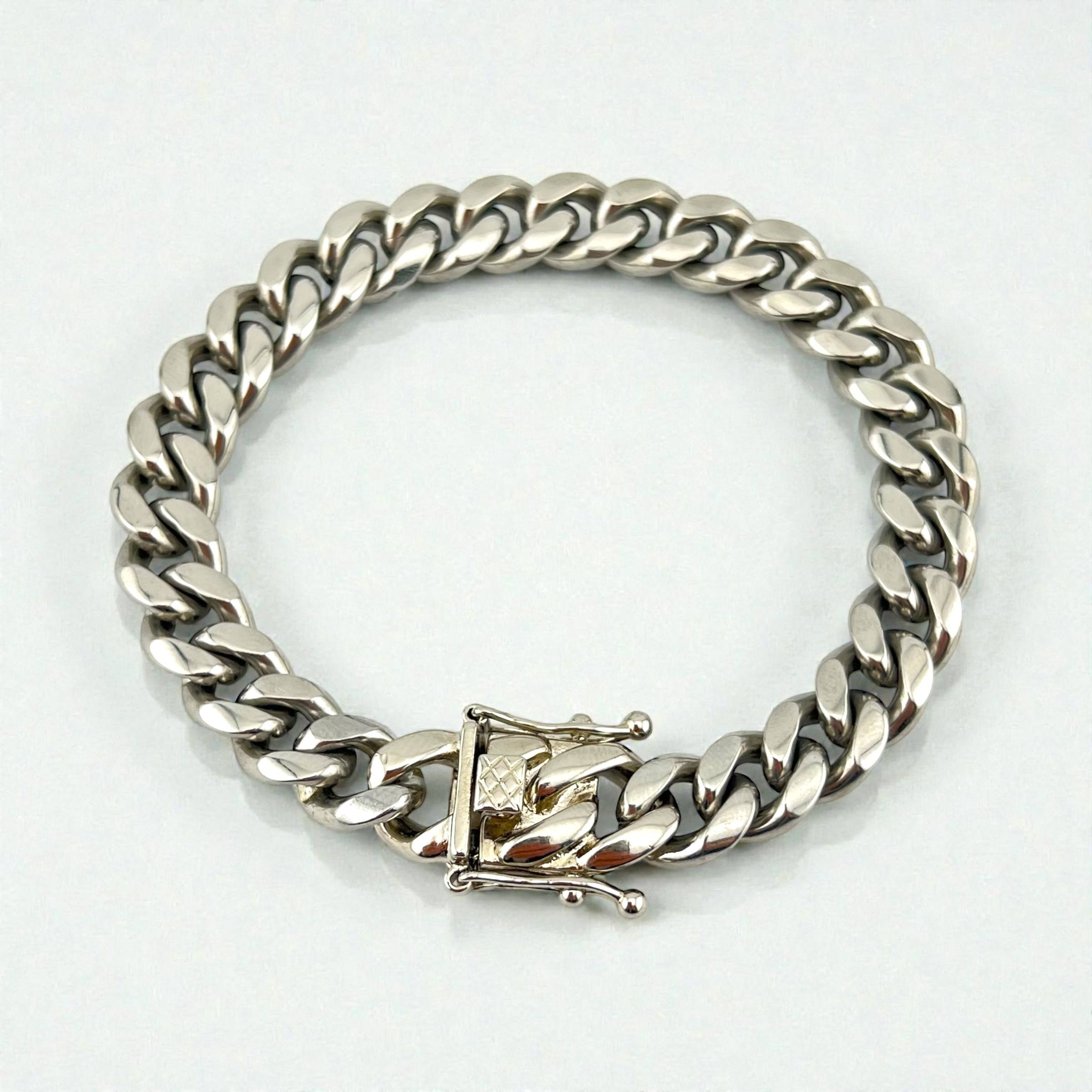 Classic Cuban Chain Bracelet – Silver Tone