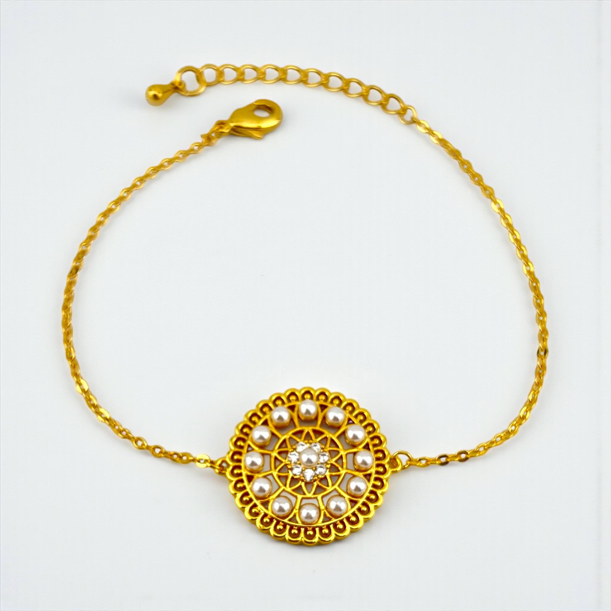 Celeste Bloom Bracelet – Gold & Pearl Radiance