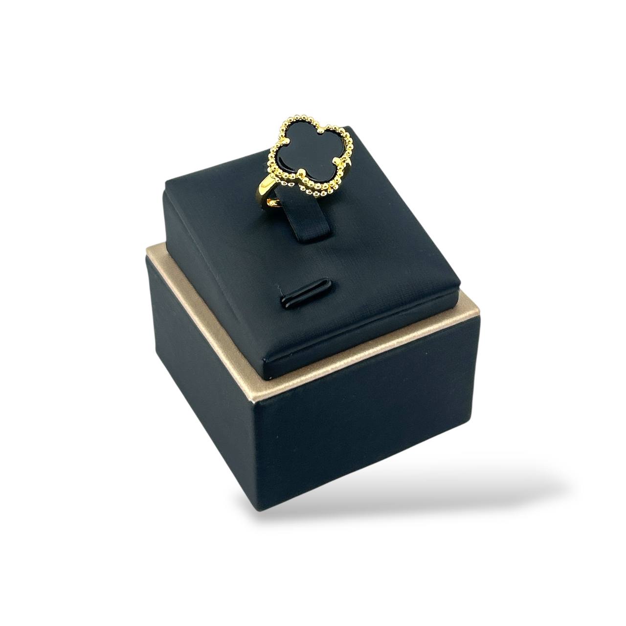 Vancleef Clover Ring ā Deep Blue Elegance šš