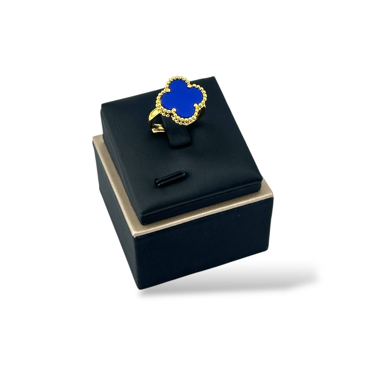 Vancleef Clover Ring ā Deep Blue Elegance šš