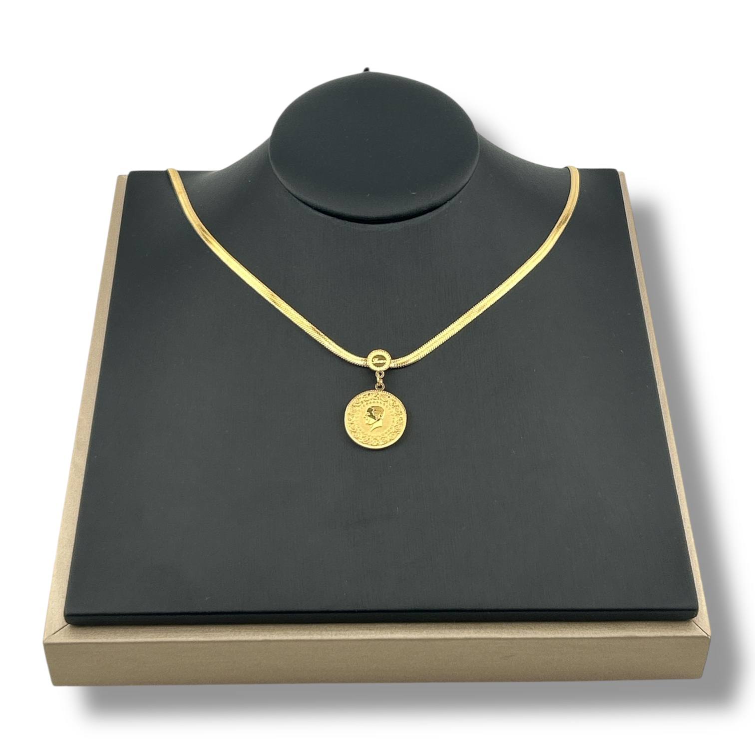 🪙 Ottoman Coin Medallion Necklace – Gold Elegance