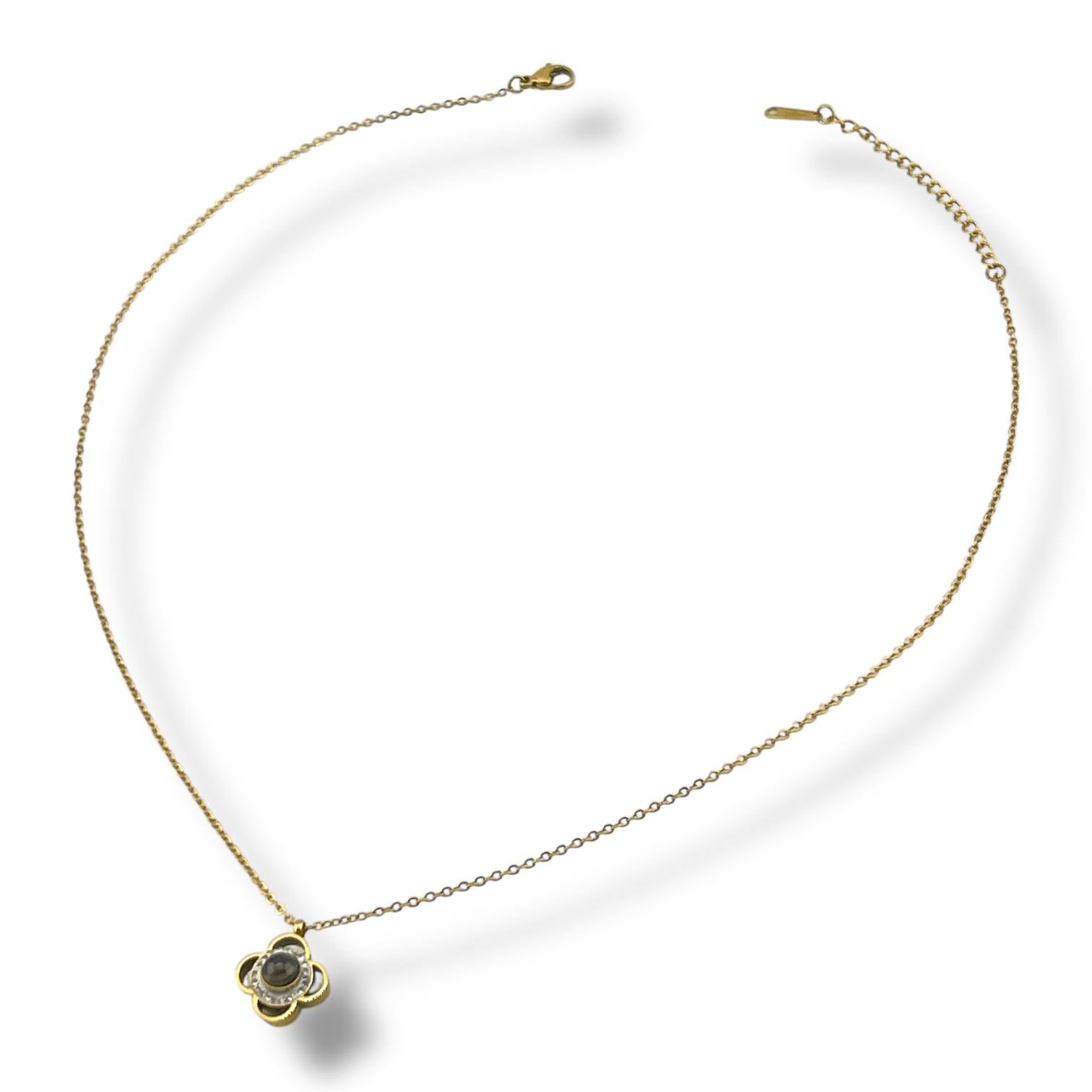 🌍 "I Love You" Projection Necklace – 18K Gold-Plated