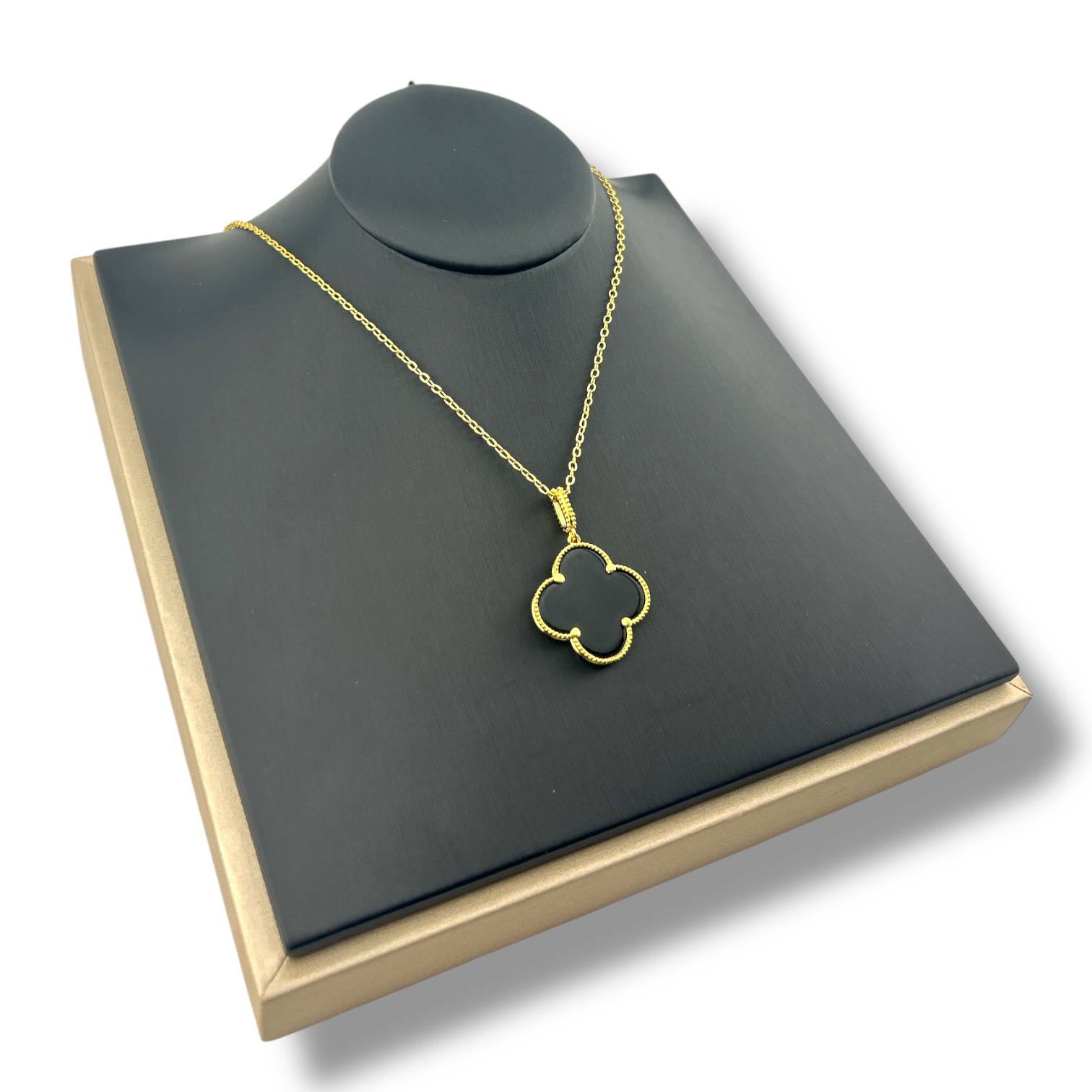 Pearl Clover Pendant Necklace – 18K Gold-Plated