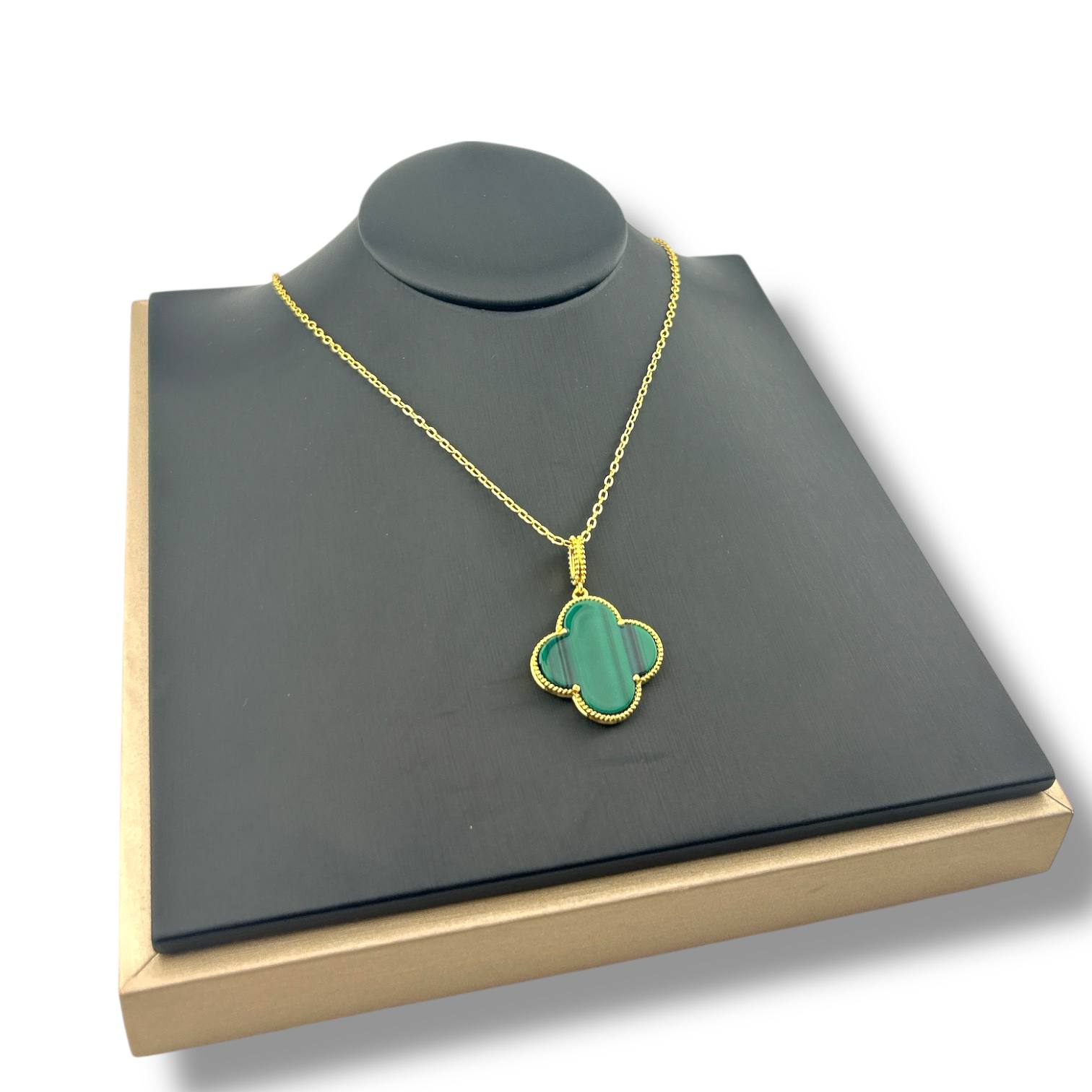 Pearl Clover Pendant Necklace – 18K Gold-Plated