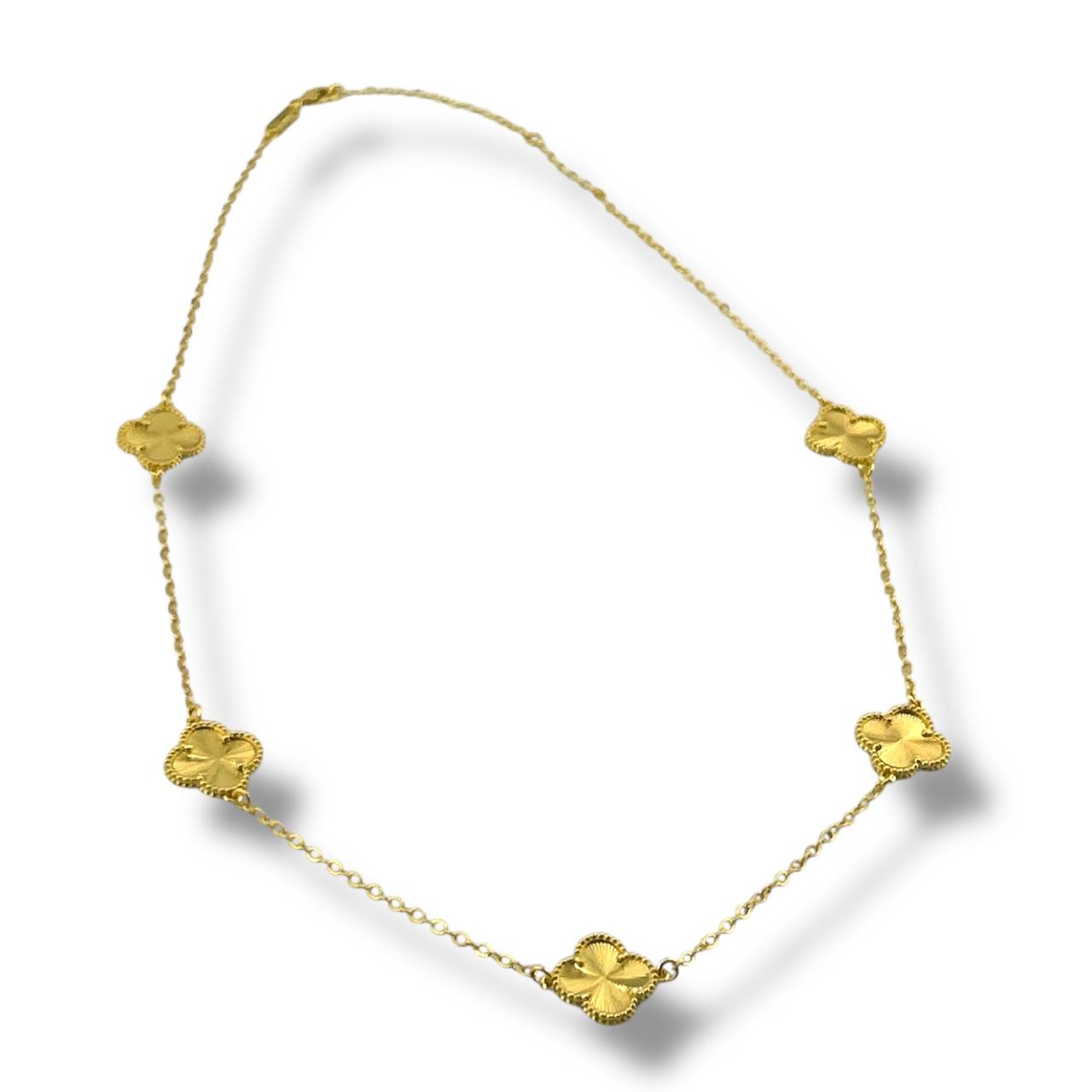 Clover Charm Necklace – Elegant Radiance