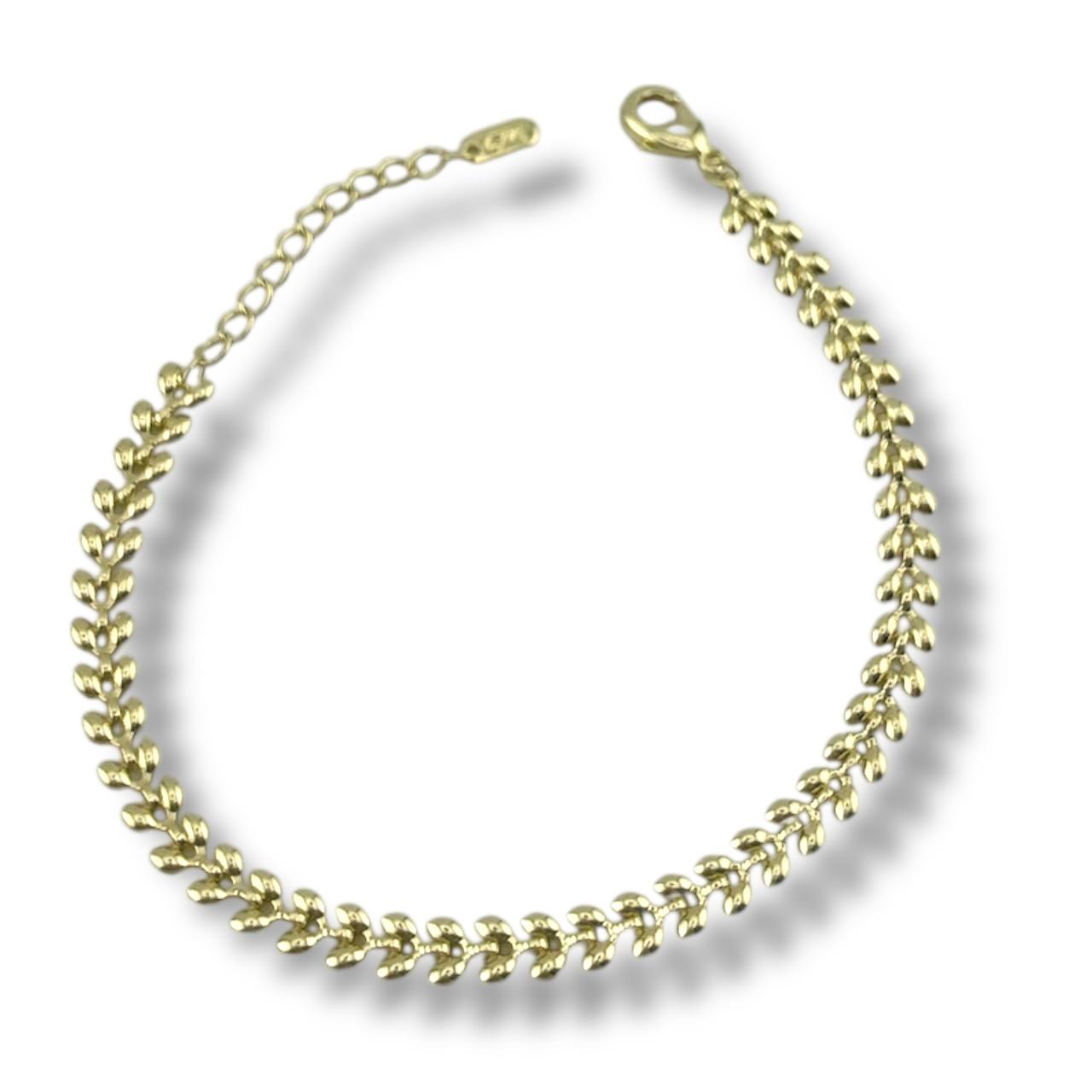 🌿 Elegant Gold Leaf-Link Bracelet – Delicate & Timeless 🌿