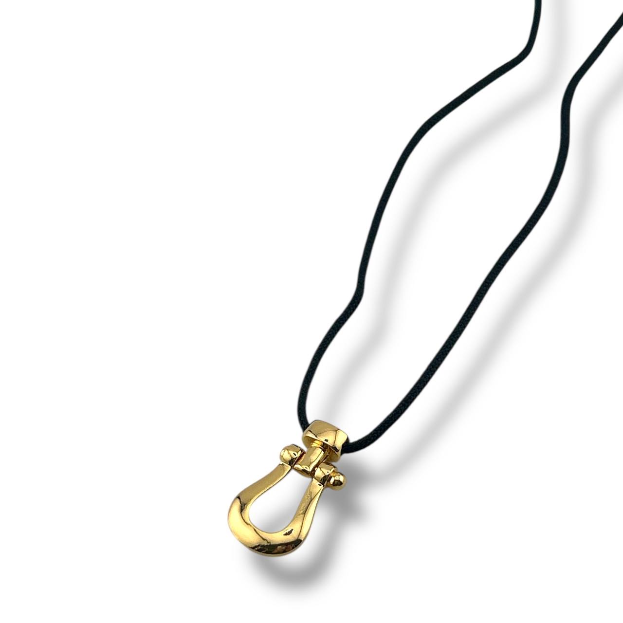 ⚓ Nautical Shackle Pendant Necklace – 18K Gold-Plated on Black Cord