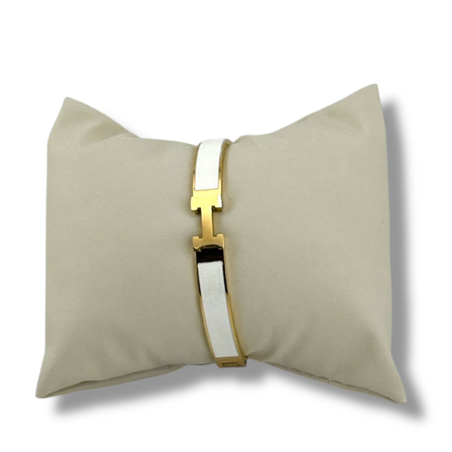 Hermes-Inspired Enamel H Bracelet – Multiple Colors ✨