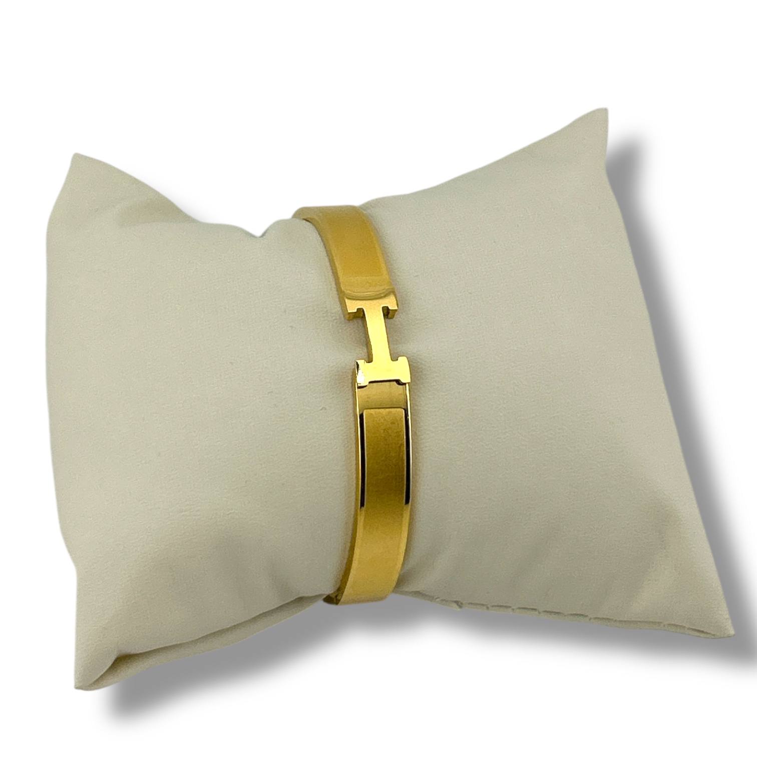 Hermes-Inspired Enamel H Bracelet – Multiple Colors ✨