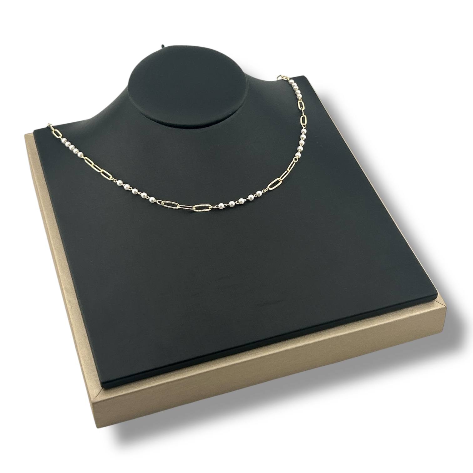 Dual-Tone Gold & Pearl Link Necklace – Elegant Fusion of Modern and Classic 🌟🤍✨