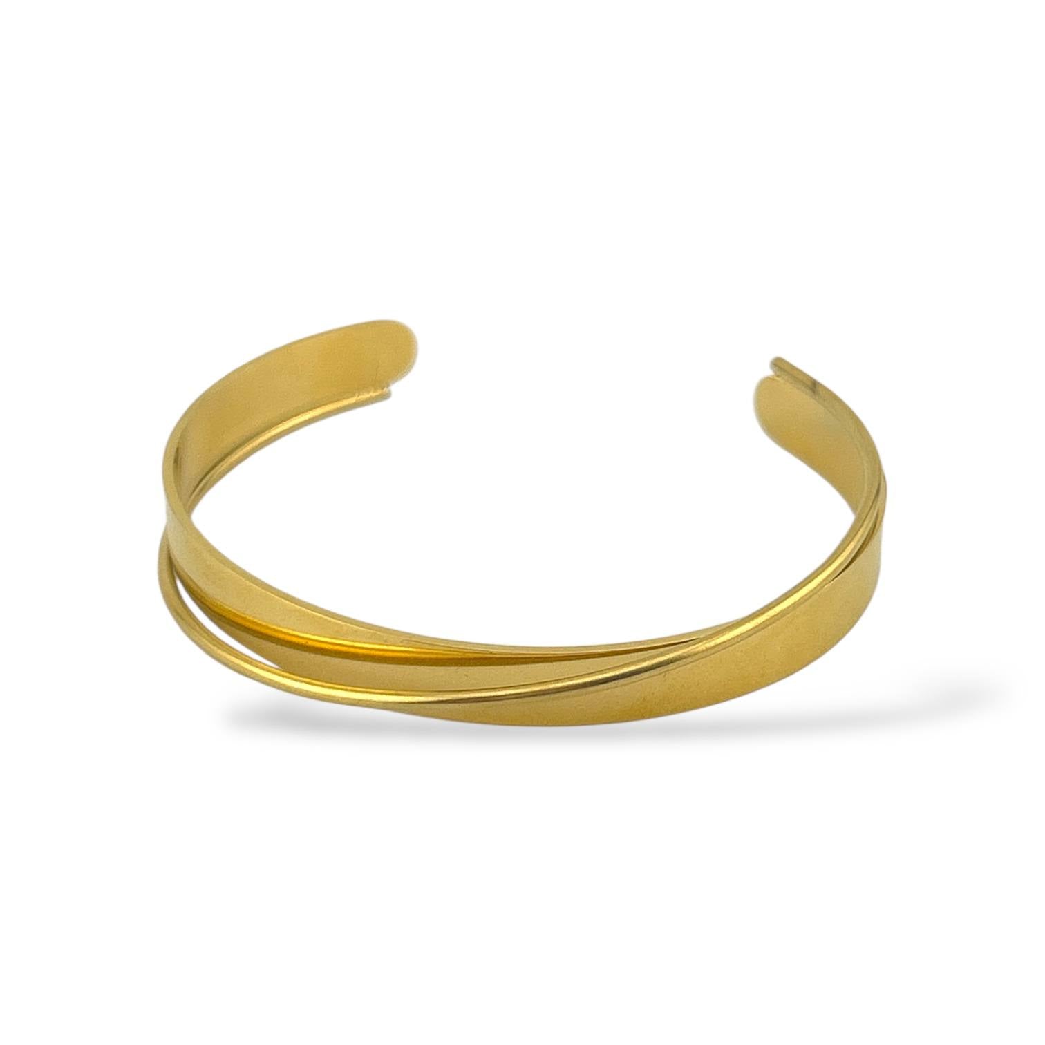 Gold Overlap Cuff Bracelet – Modern Layered Design
