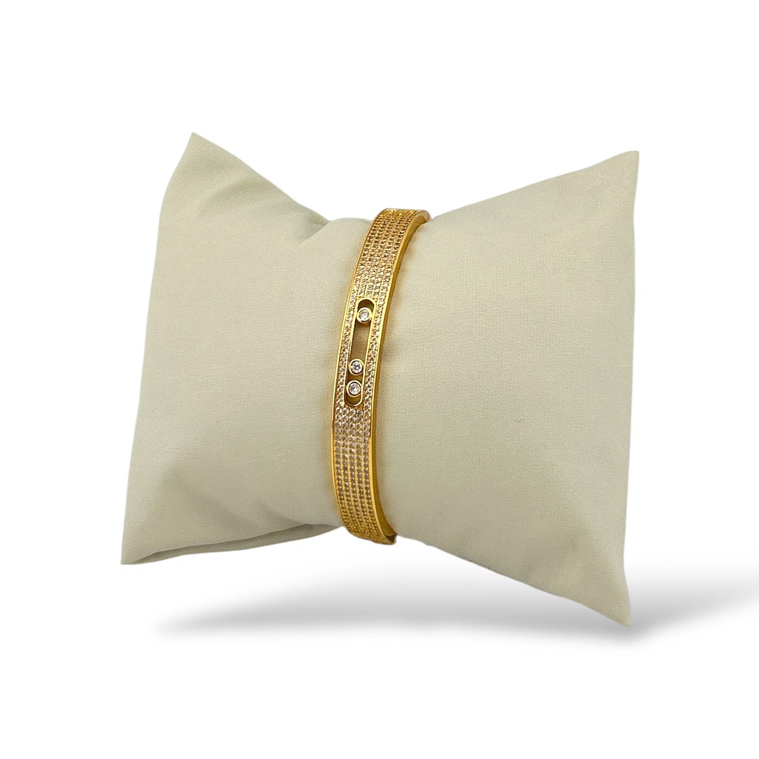 Gold Pavé Crystal Bangle – Luxury Sparkling Bracelet