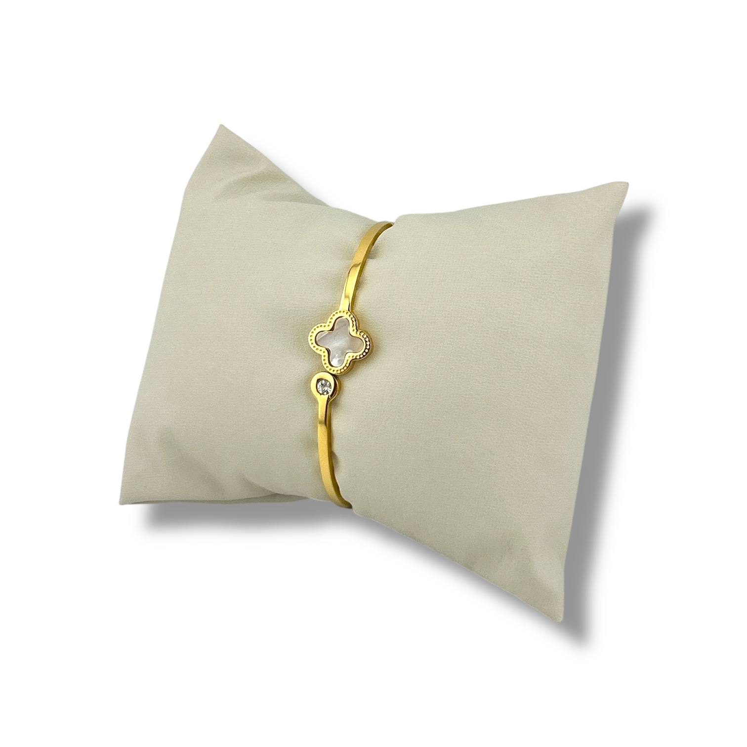 Gold Clover & Crystal Bangle – Elegant Enamel Bracelet