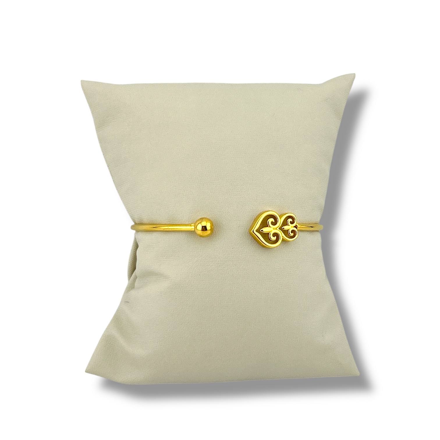 Golden Heart Swirl Open Bangle β Romantic Elegance