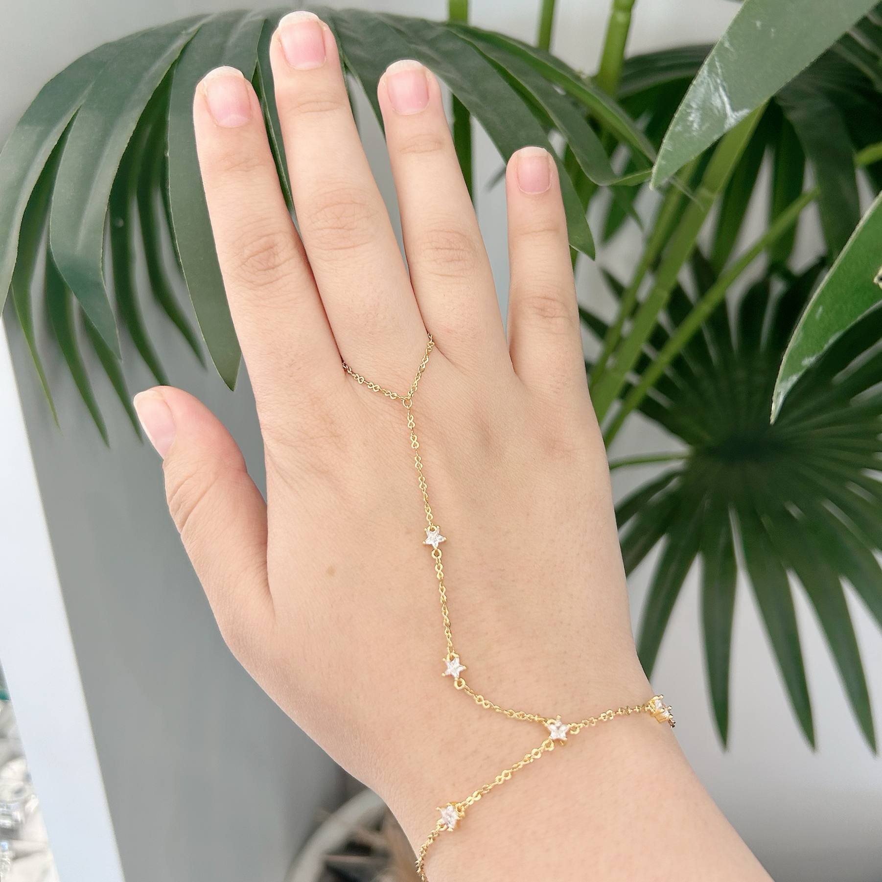 Sparkle star Hand Chain