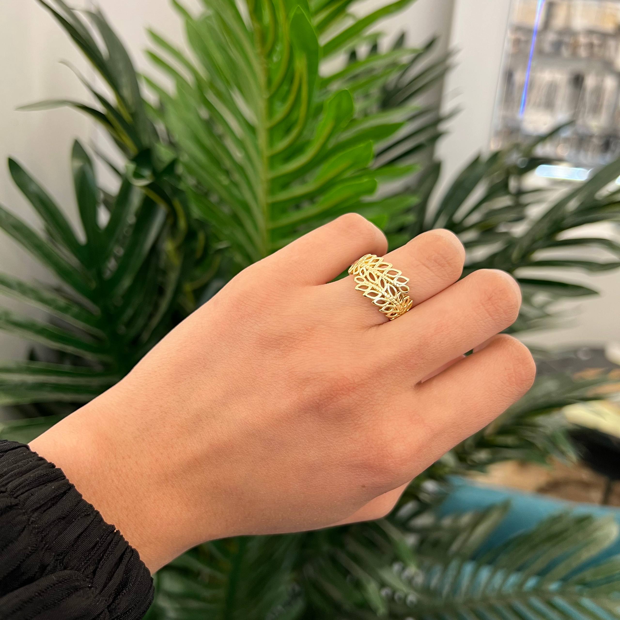 “Golden Leaf” Adjustable Ring ✨