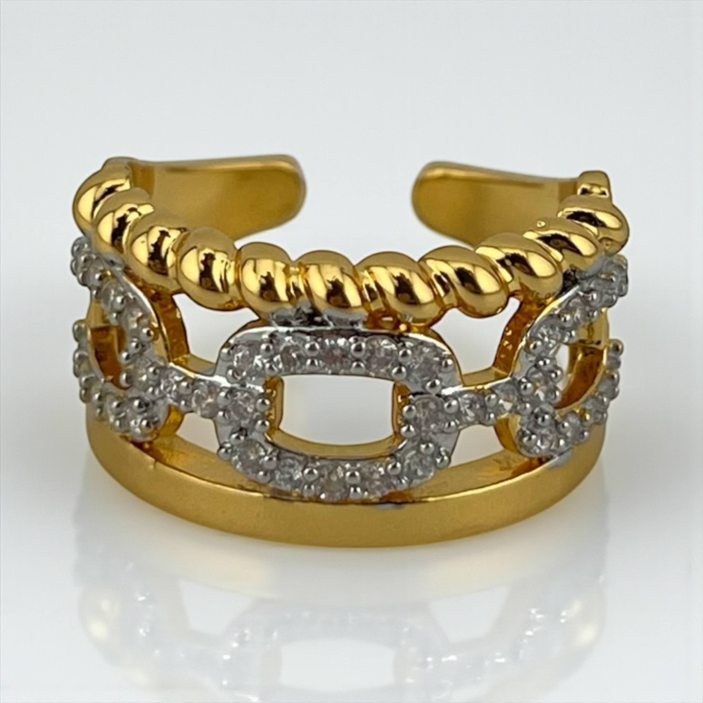 “Twist & Glow Ring” – Diamond Chain Edition ✨