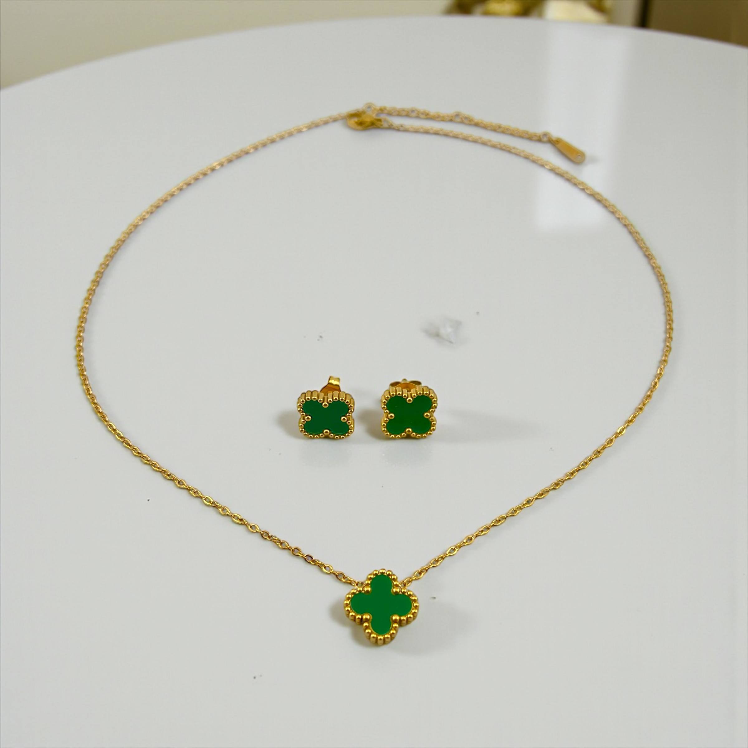 VANCLEEF Clover Set โ Graceful & Chic